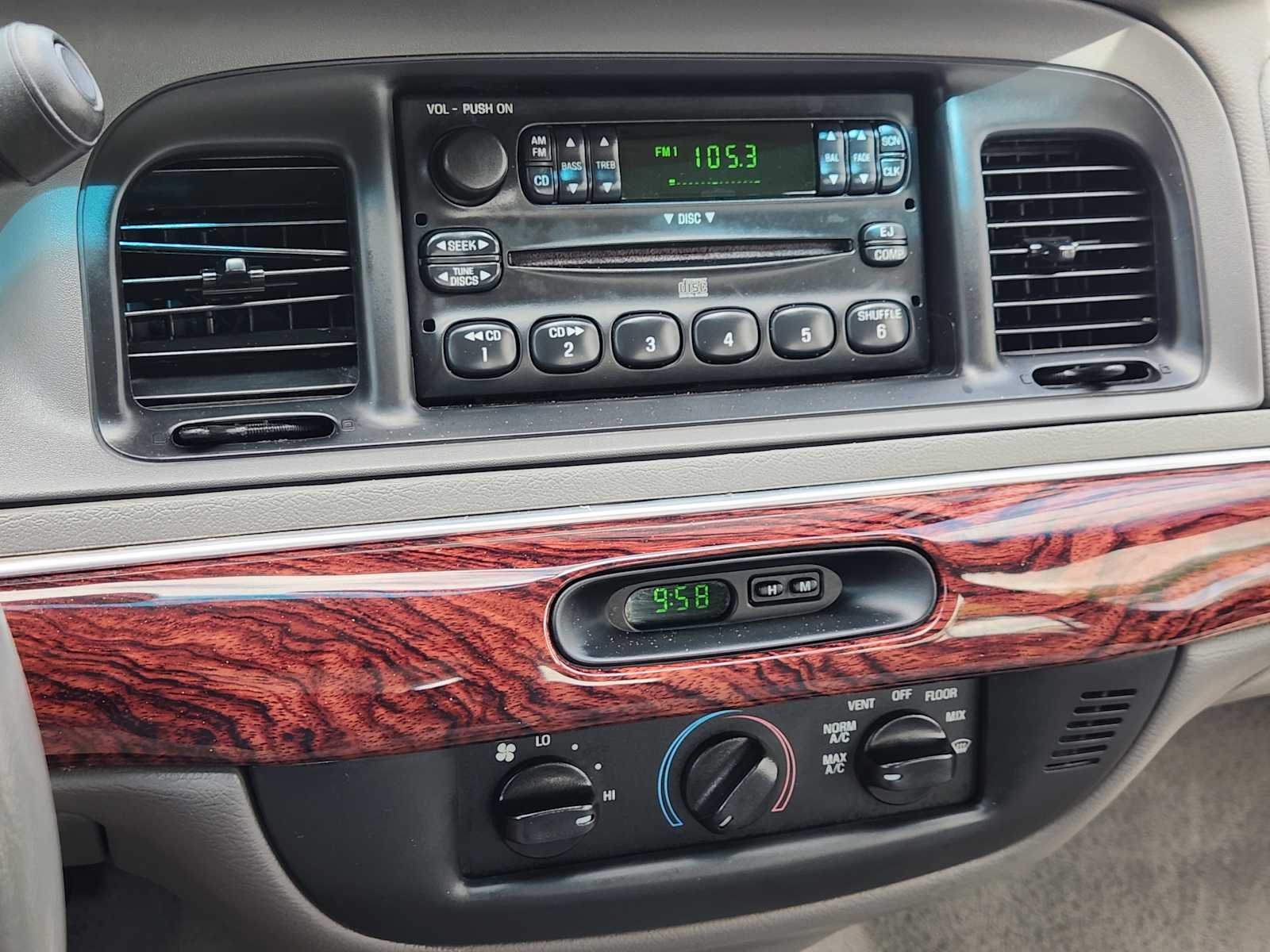 Thumbnail: 2000 Mercury Grand Marquis - 16