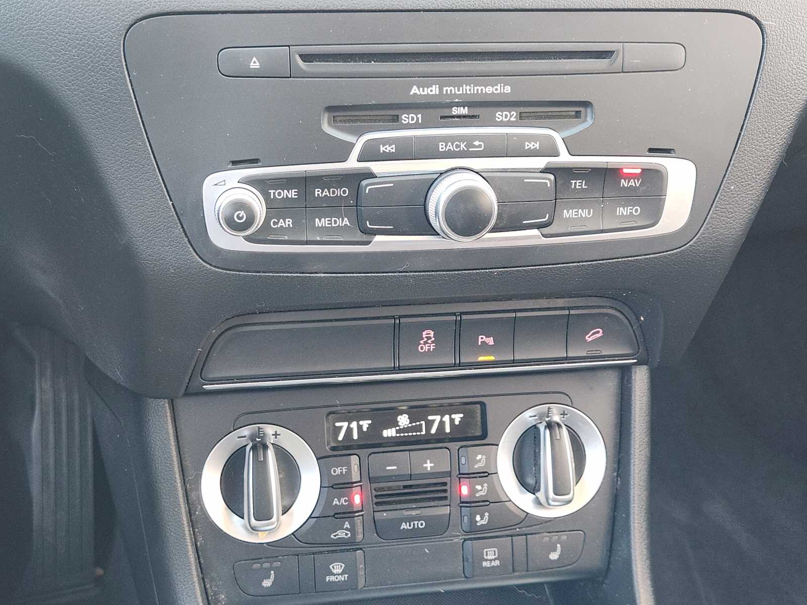 Thumbnail: 2015 Audi Q3 - 25