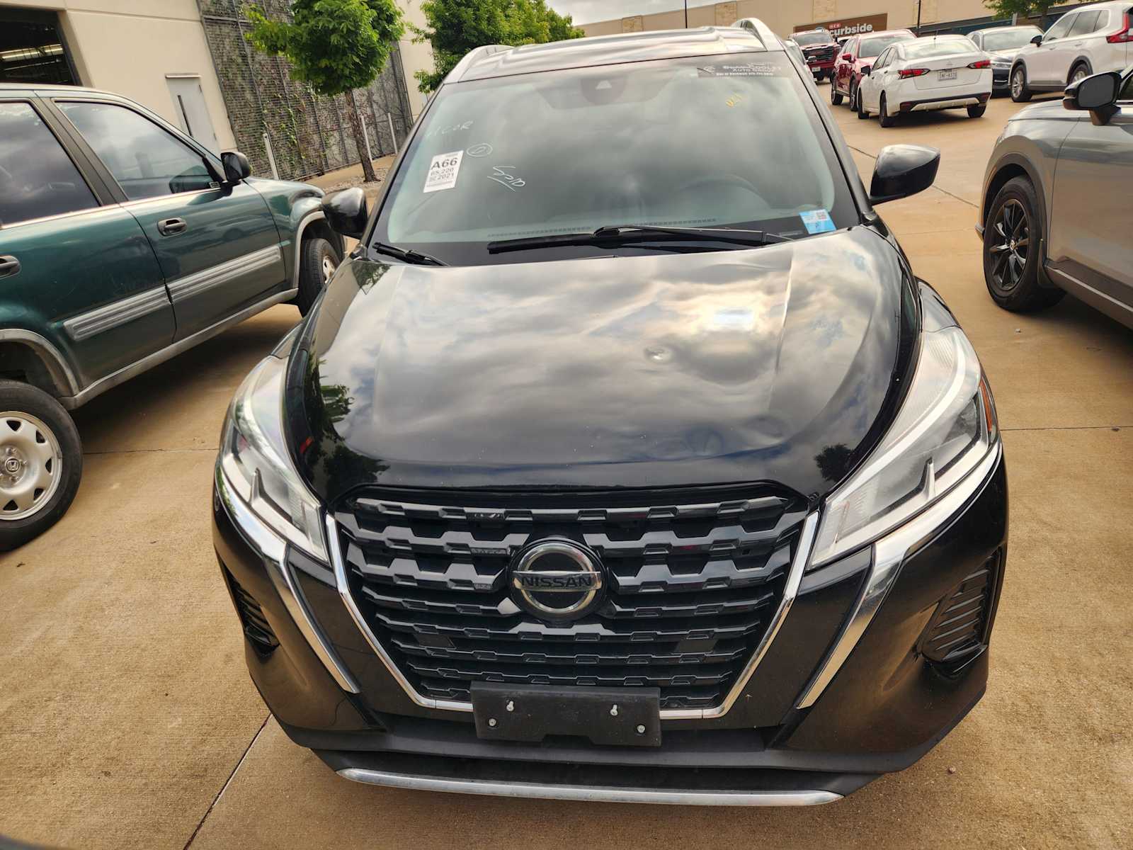 Thumbnail: 2021 Nissan Kicks - 2