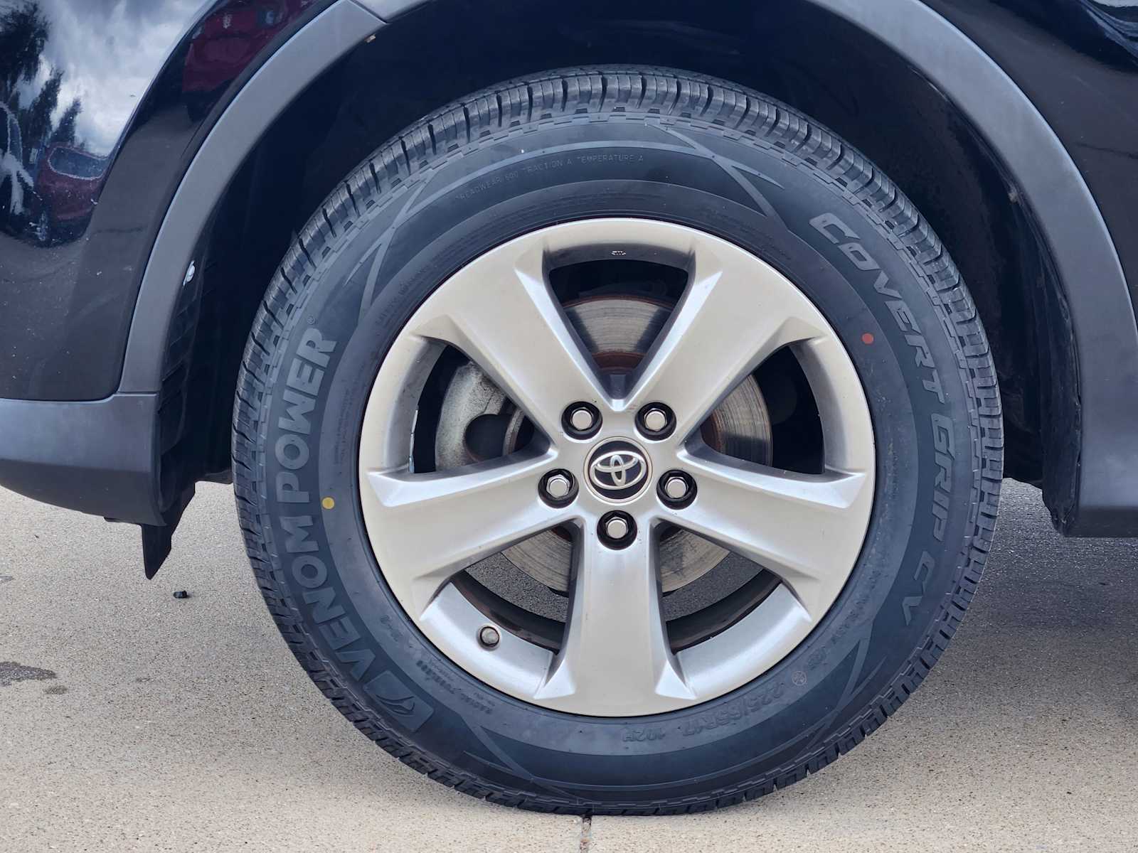 Thumbnail: 2015 Toyota RAV4 - 21