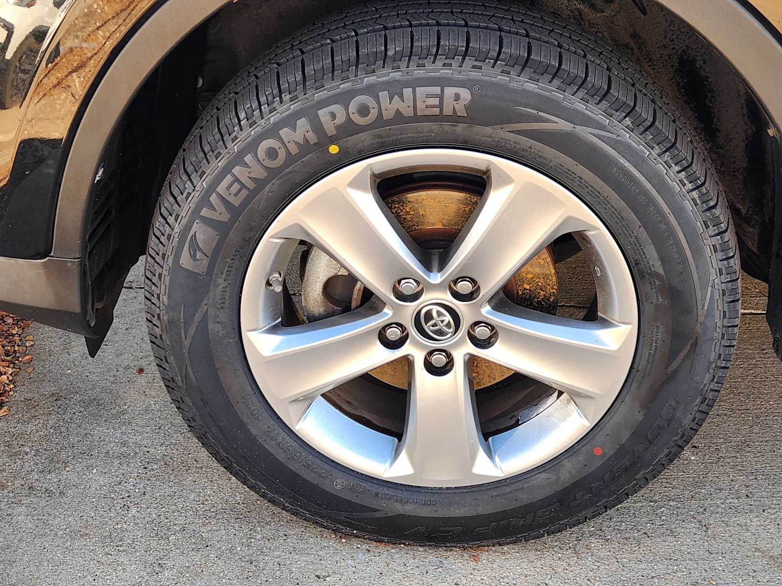 Thumbnail: 2015 Toyota RAV4 - 11