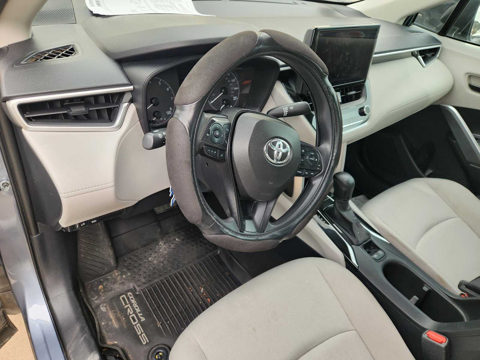 Thumbnail: 2023 Toyota Corolla Cross - 8