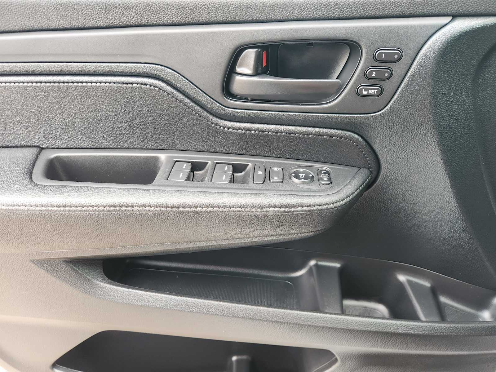 Thumbnail: 2023 Honda Odyssey - 30