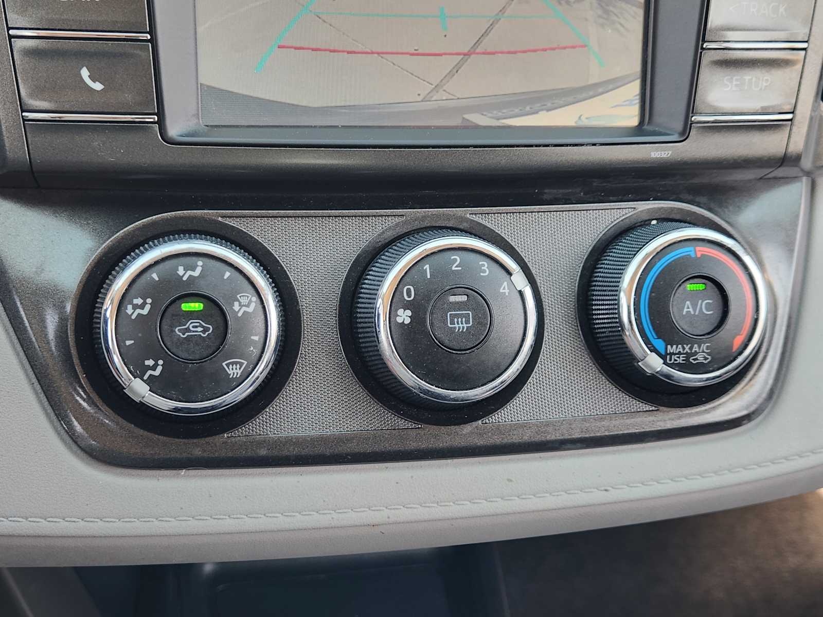 Thumbnail: 2015 Toyota RAV4 - 26