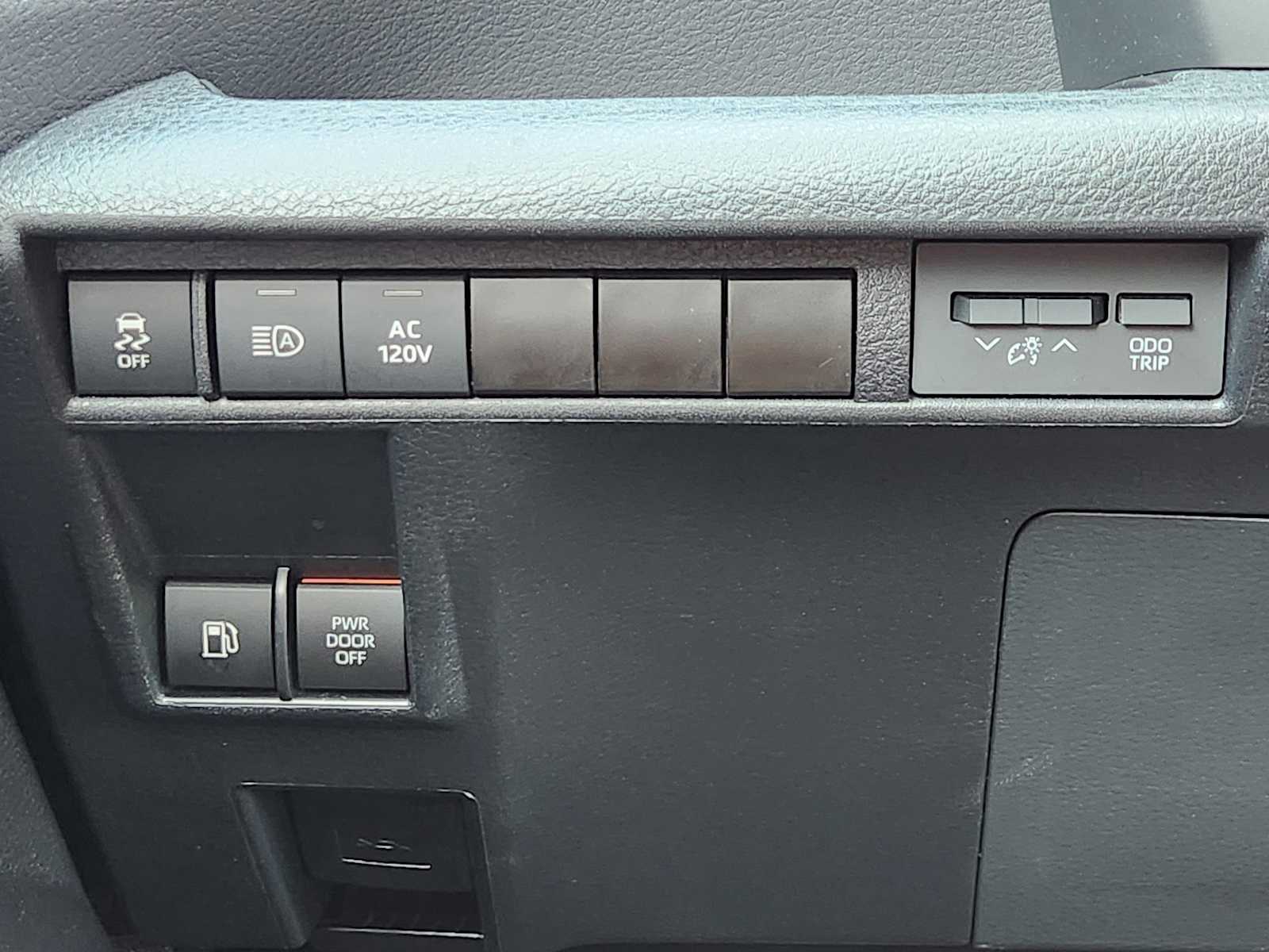 Thumbnail: 2023 Toyota Sienna - 27