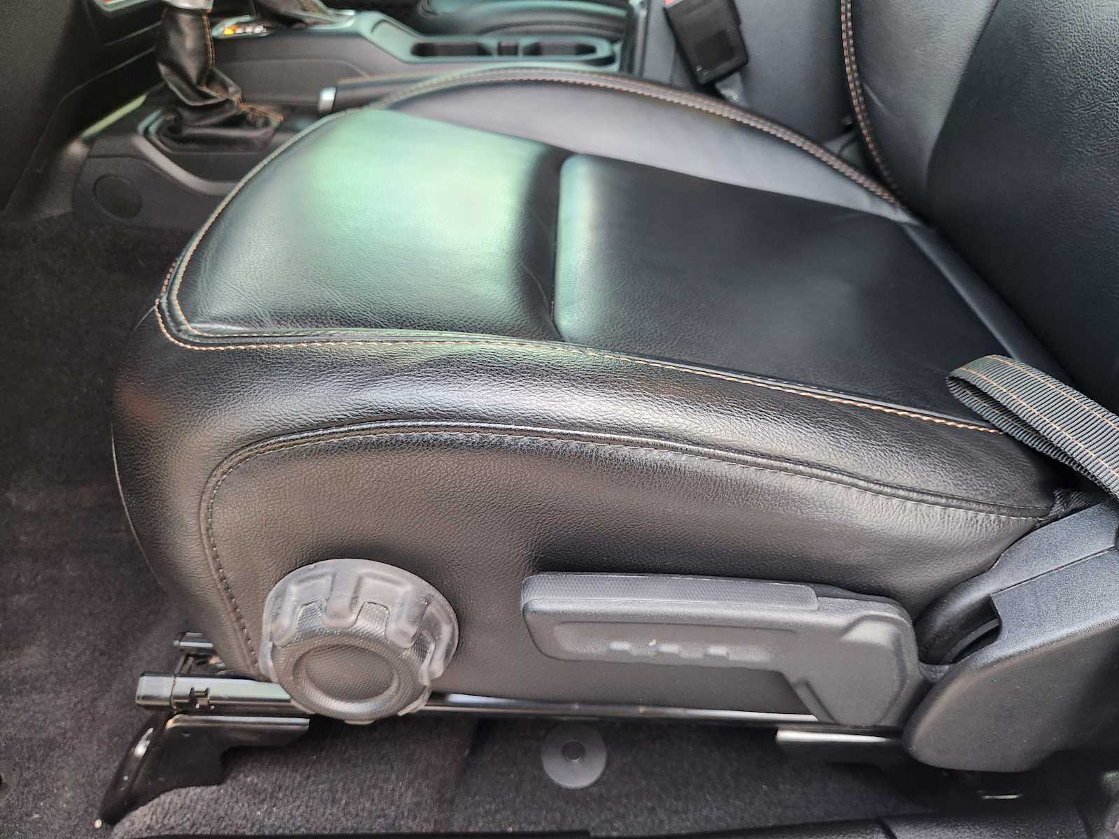 Thumbnail: 2021 Jeep Wrangler - 31