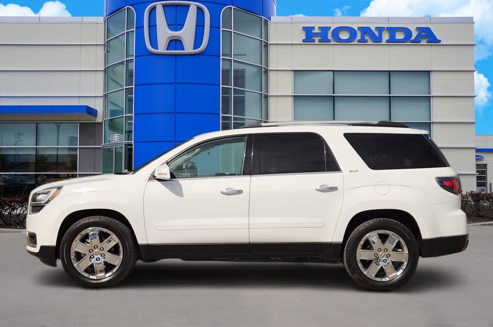 Thumbnail: 2017 GMC Acadia - 3