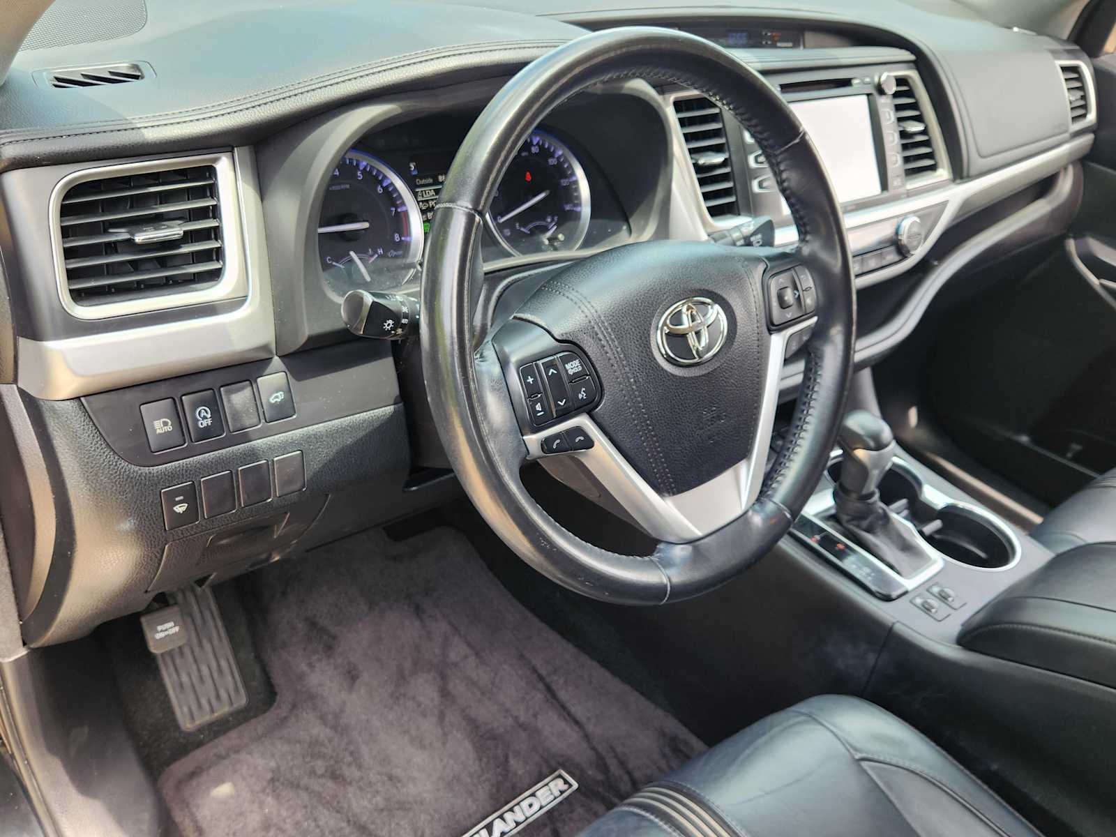 Thumbnail: 2018 Toyota Highlander - 2