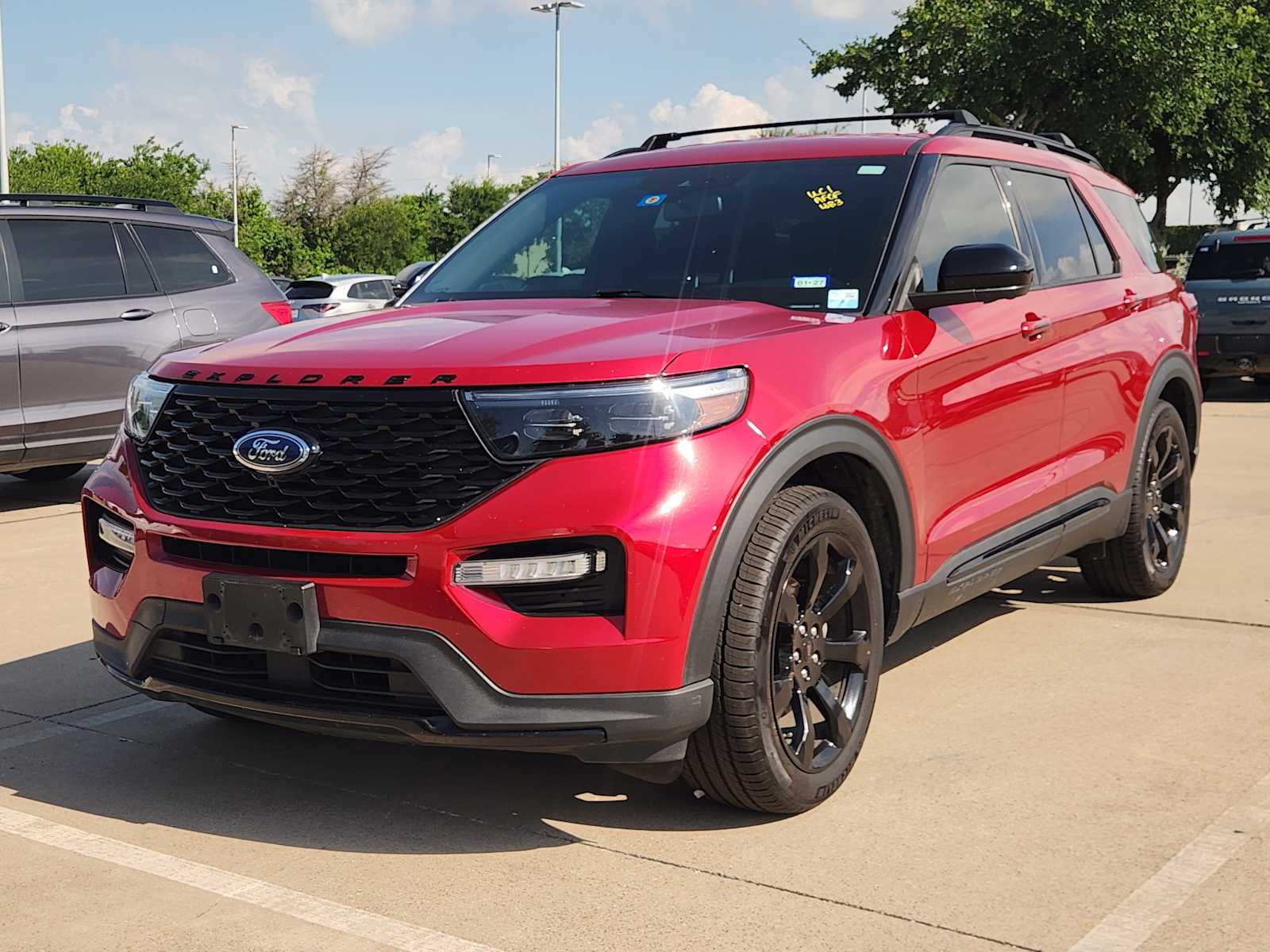 2023 Ford Explorer ST-LINE RWD's photo