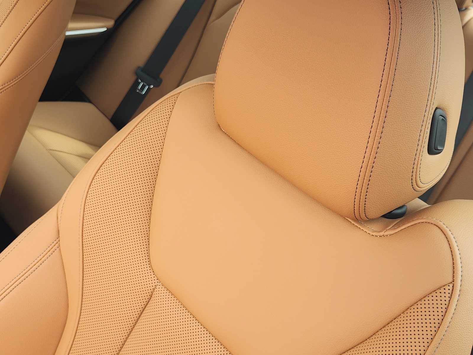 Thumbnail: 2025 BMW 3 Series - 24