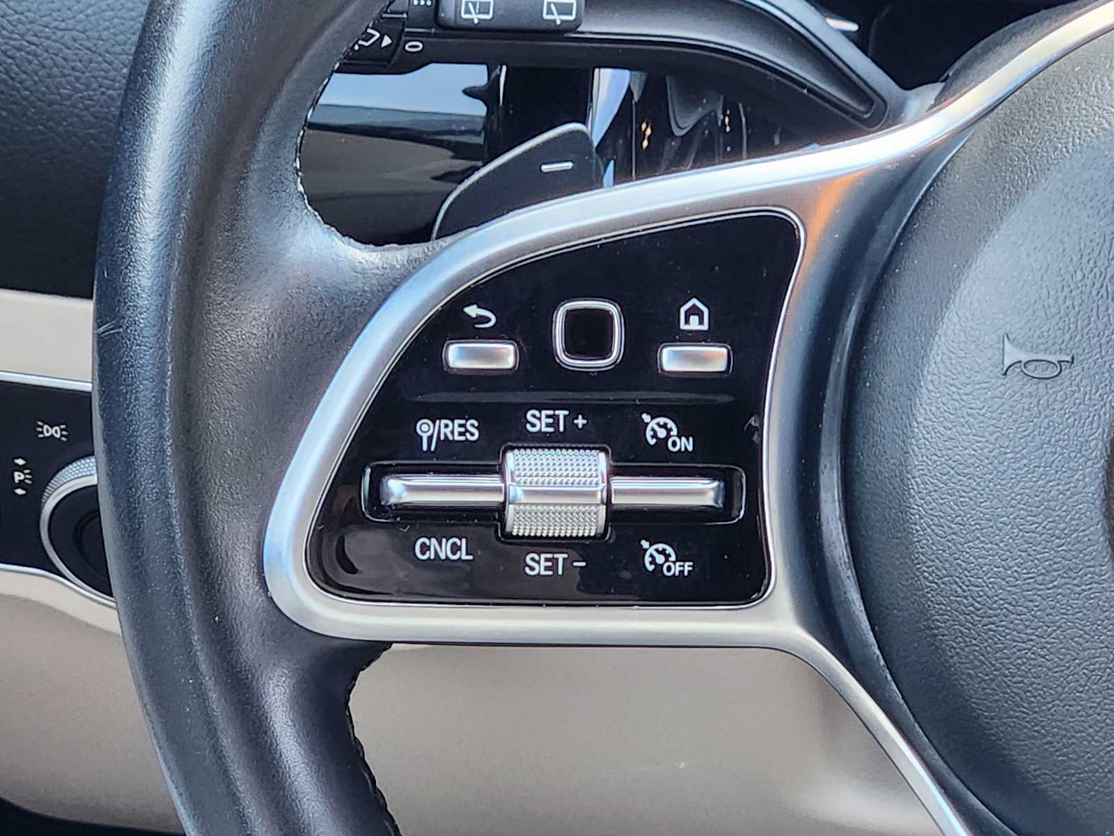 Thumbnail: 2021 Mercedes-Benz GLA - 32