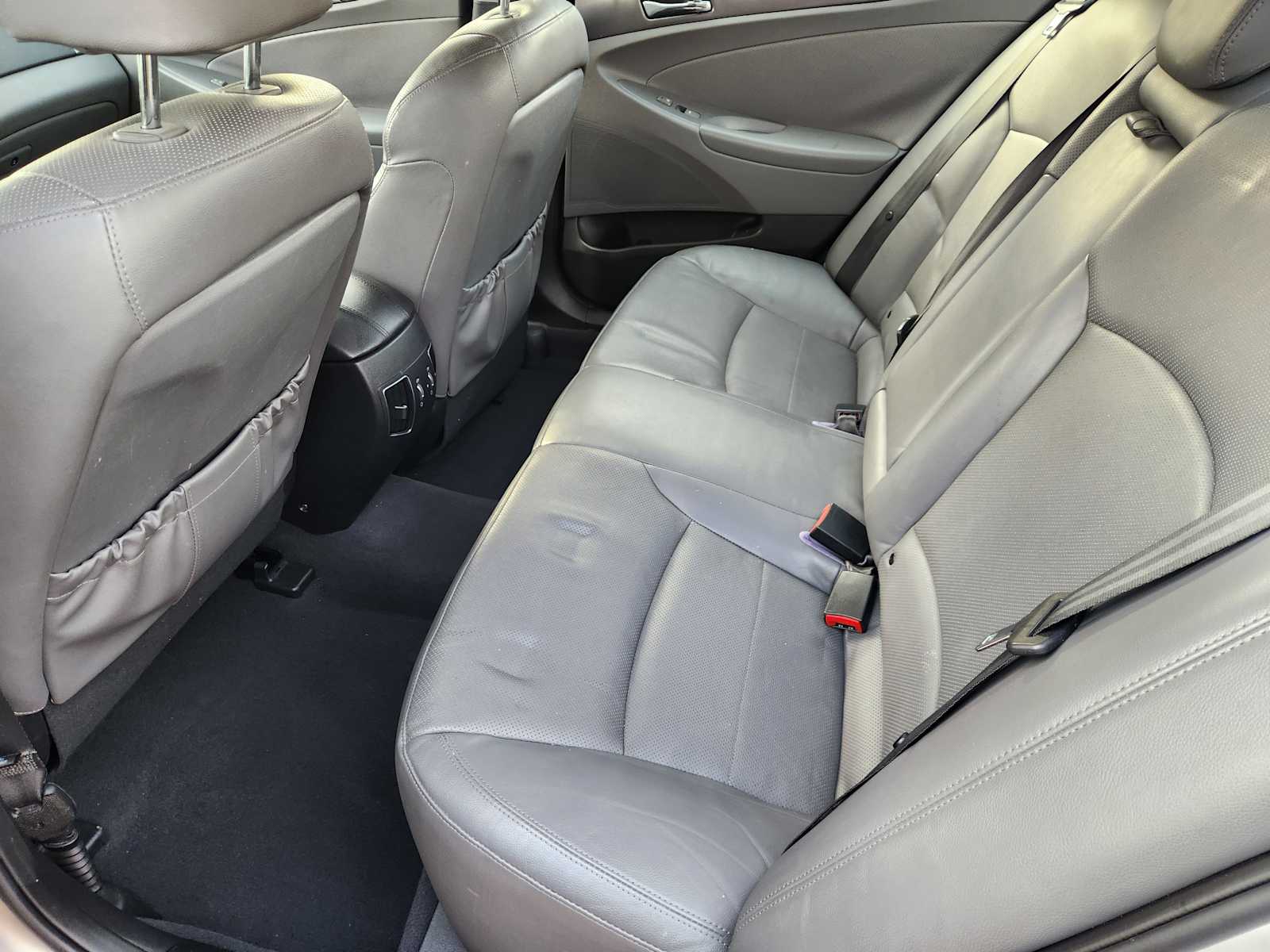 Thumbnail: 2013 Hyundai Sonata - 9