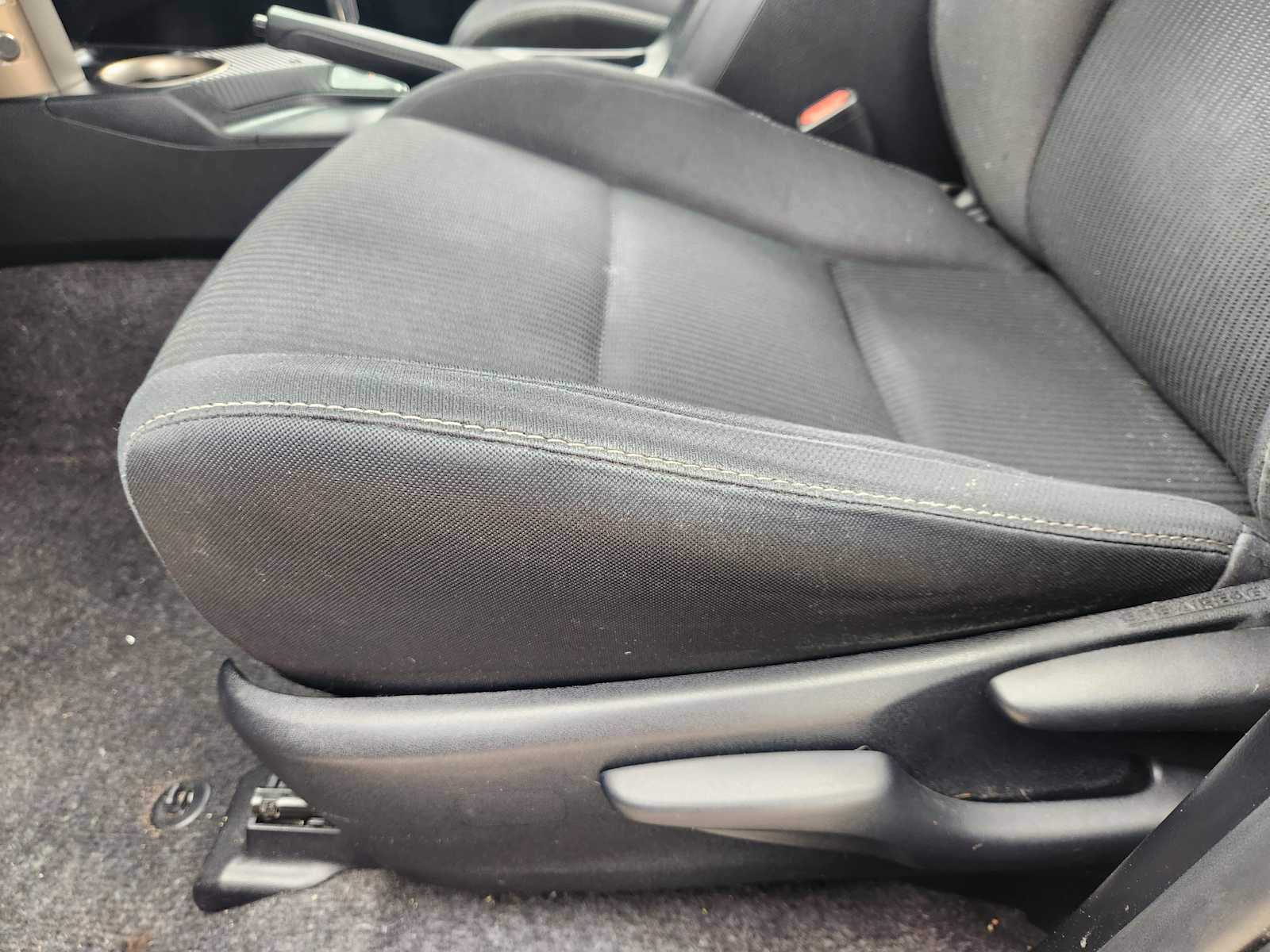 Thumbnail: 2015 Toyota RAV4 - 30