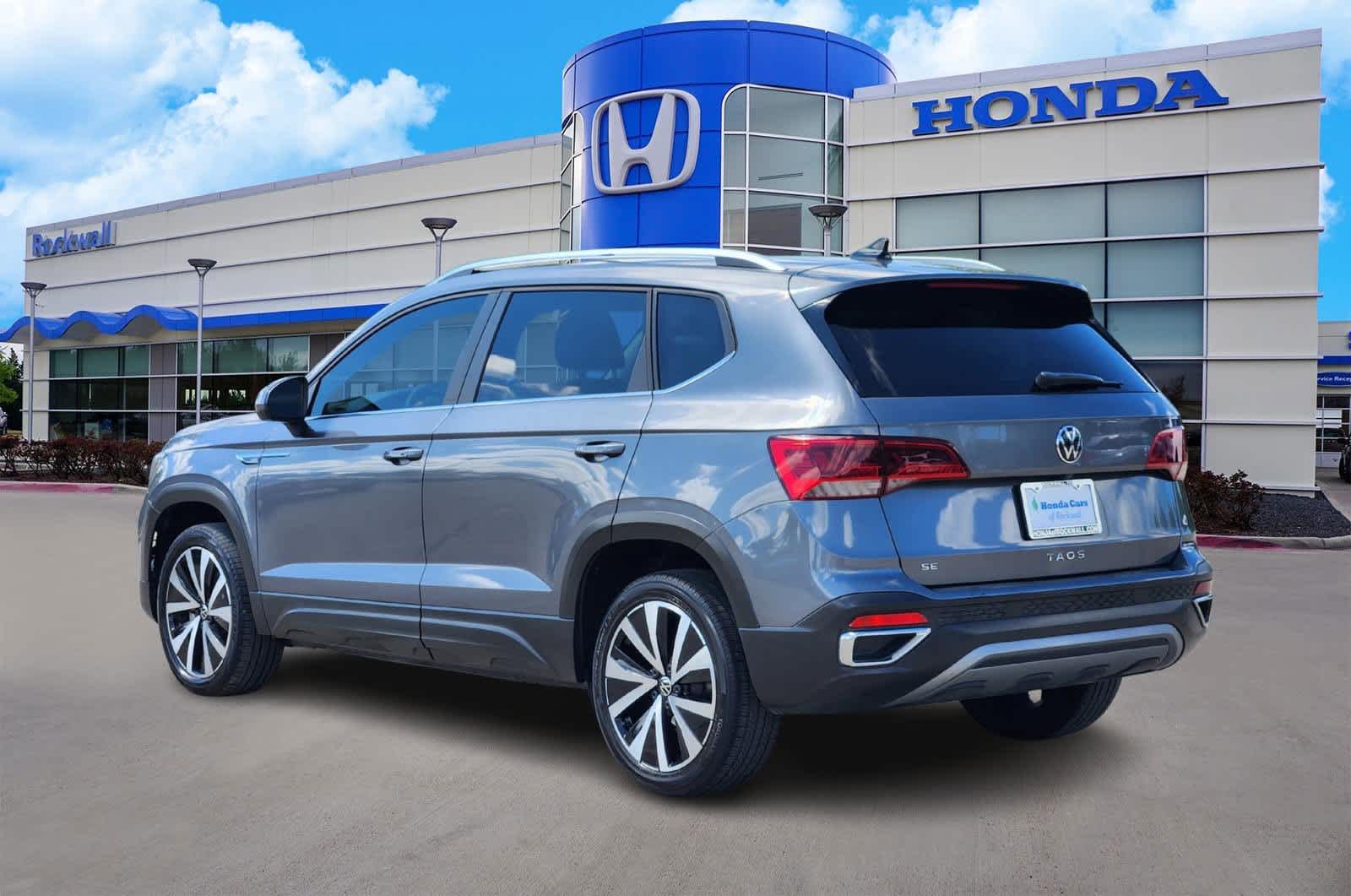 Thumbnail: 2022 Volkswagen Taos - 4