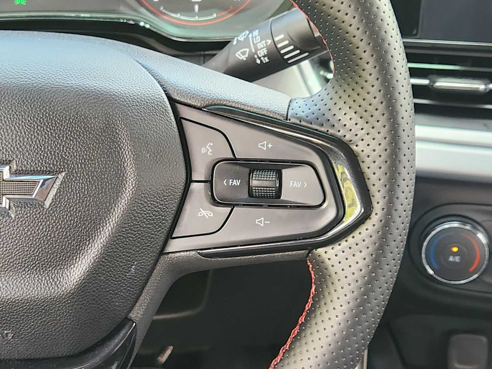 Thumbnail: 2024 Chevrolet Trax - 32