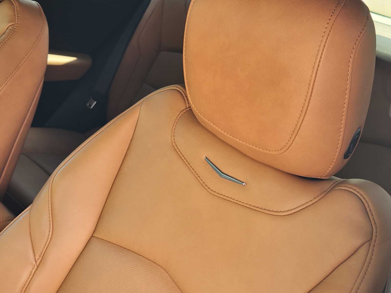 Thumbnail: 2021 Cadillac XT4 - 24