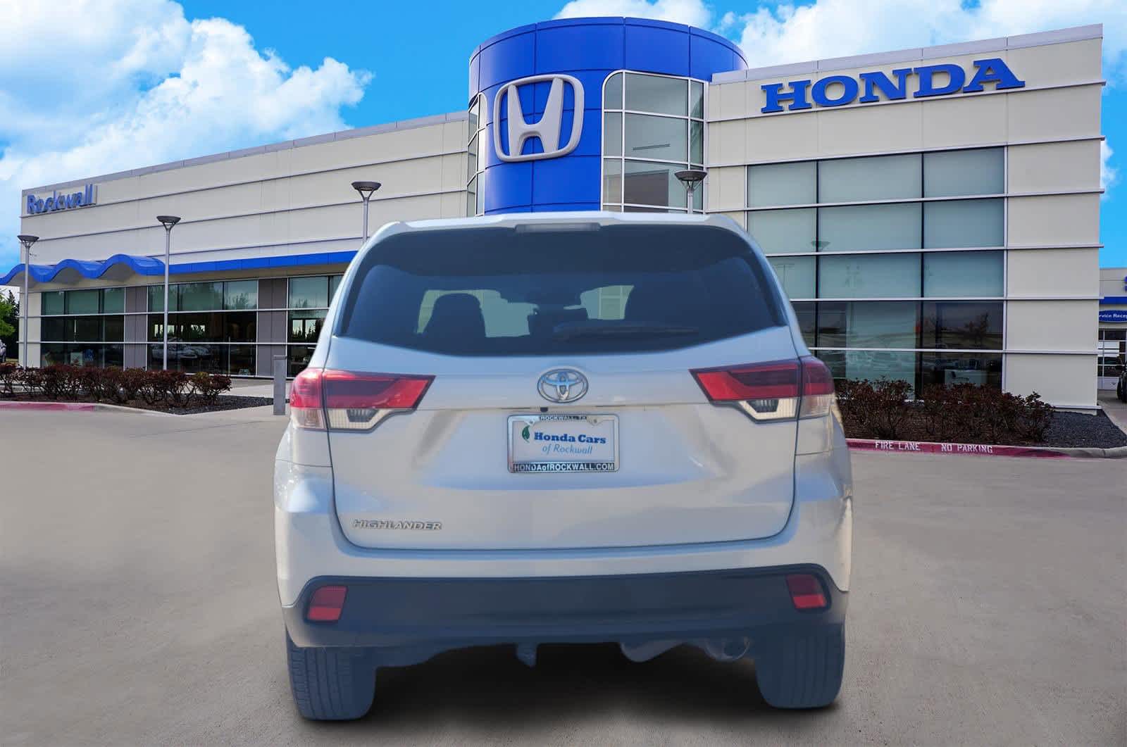 Thumbnail: 2019 Toyota Highlander - 5