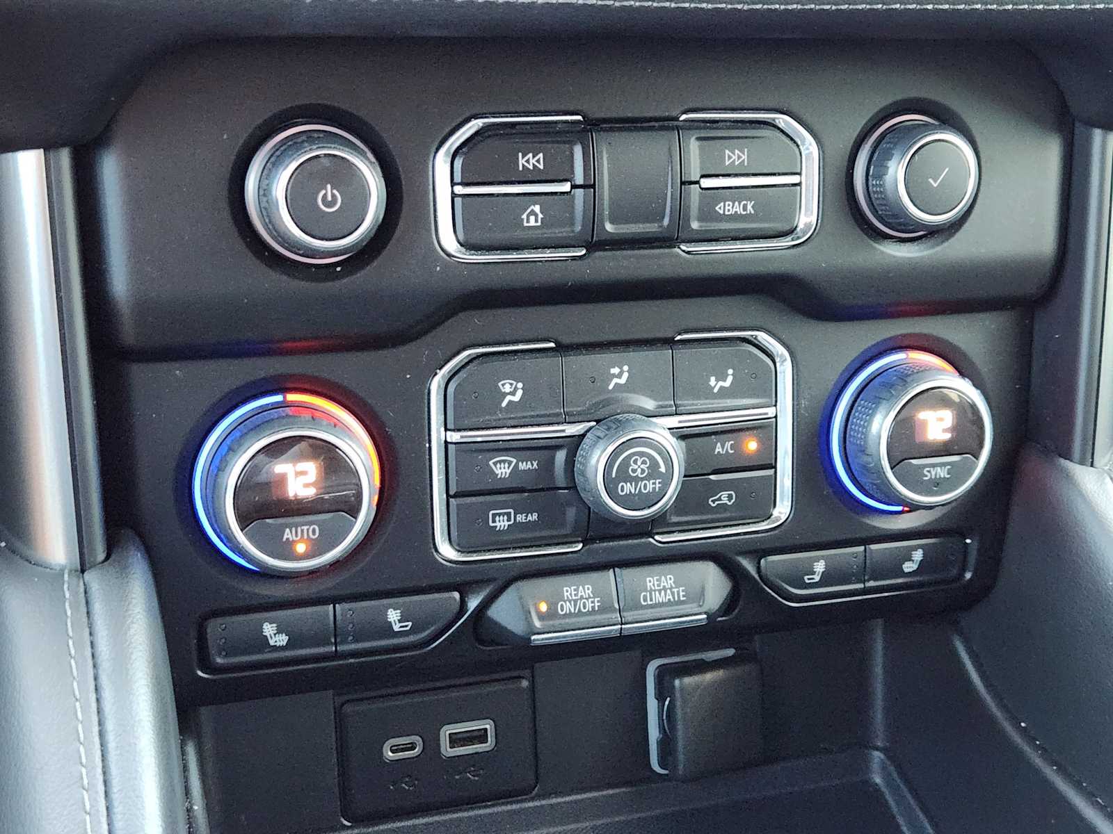 Thumbnail: 2022 Chevrolet Tahoe - 26