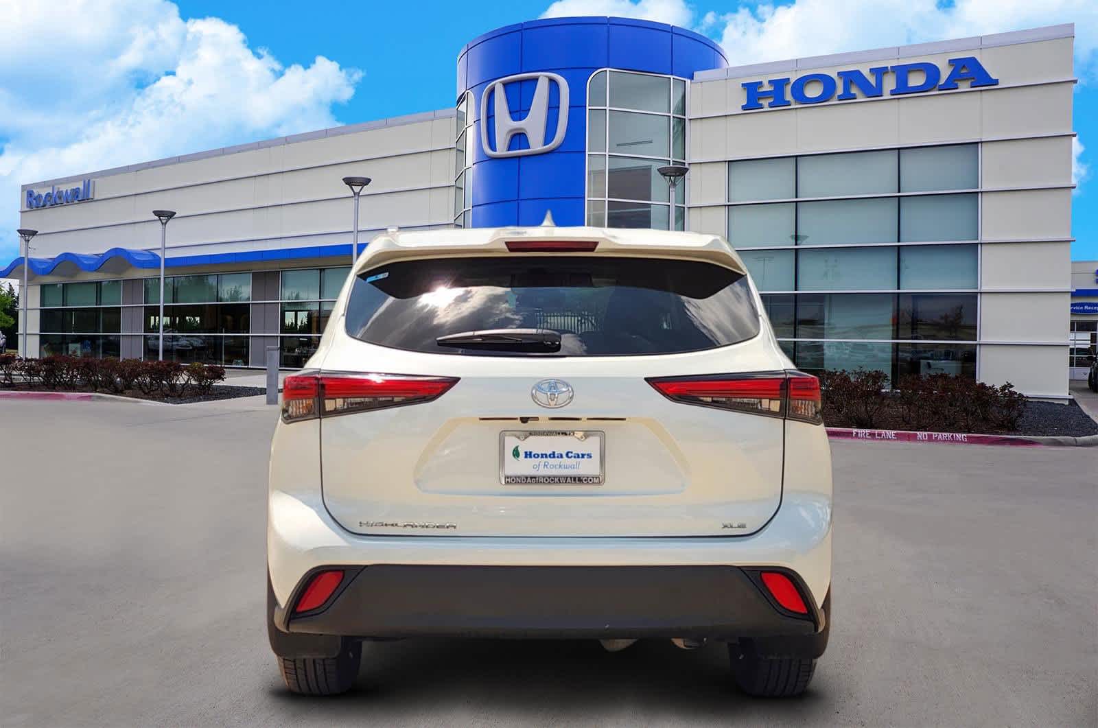 Thumbnail: 2021 Toyota Highlander - 4