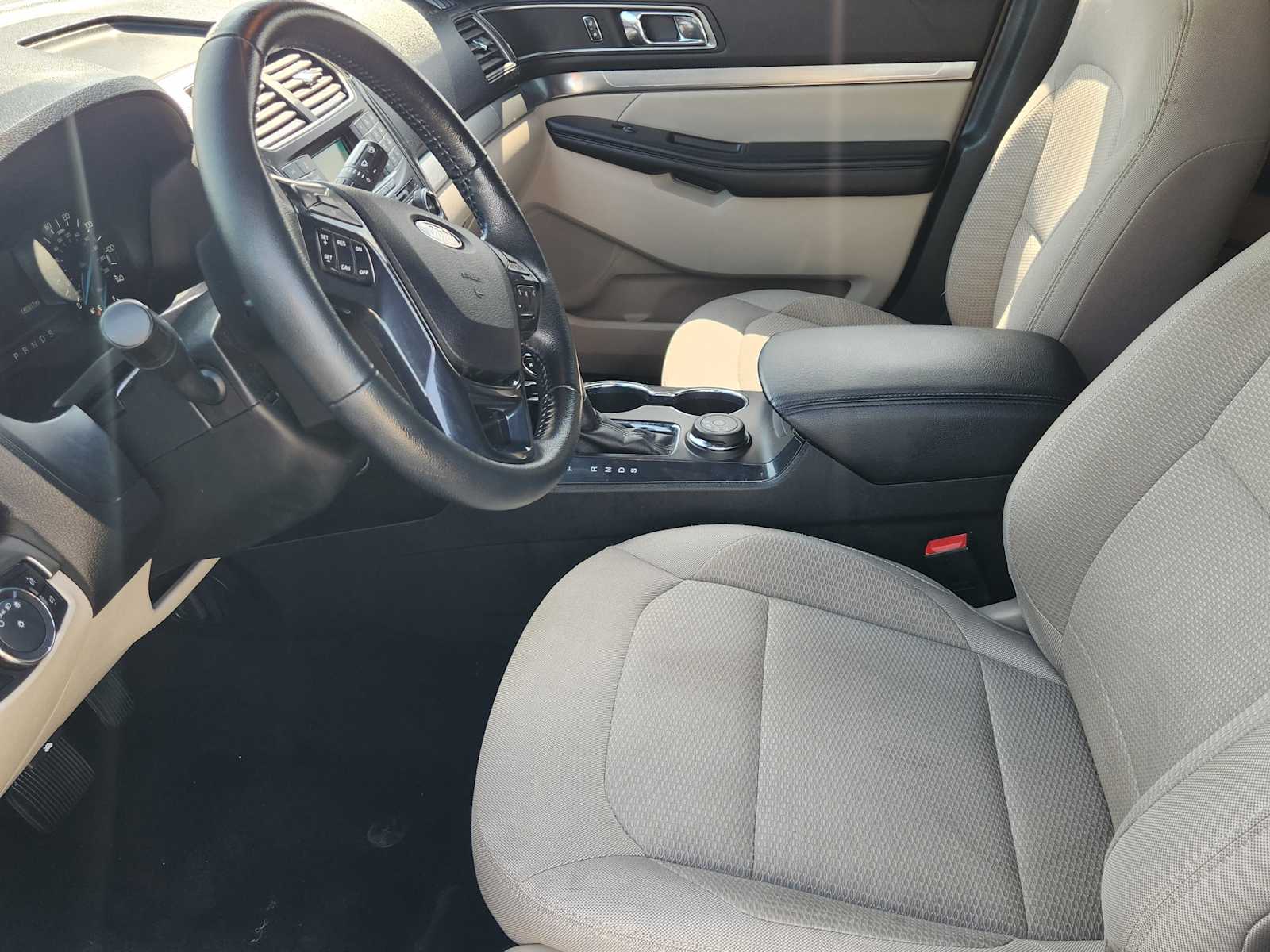 Thumbnail: 2018 Ford Explorer - 7