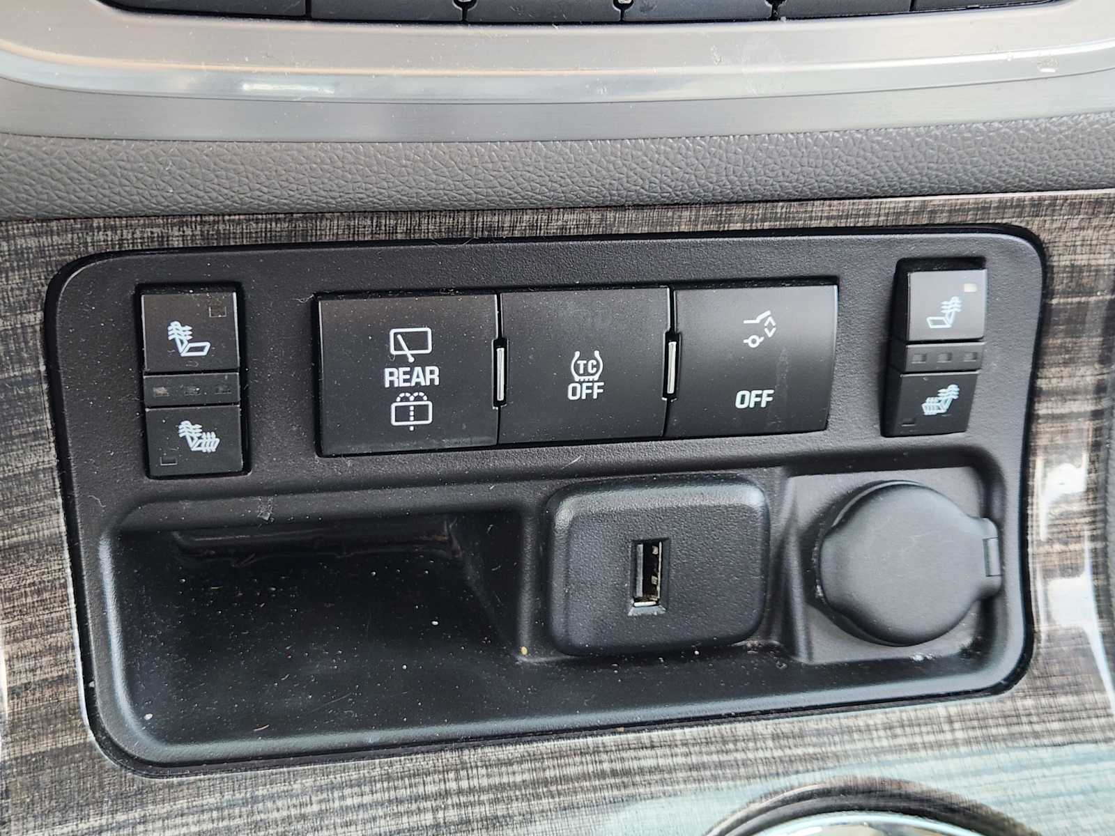 Thumbnail: 2017 GMC Acadia - 28