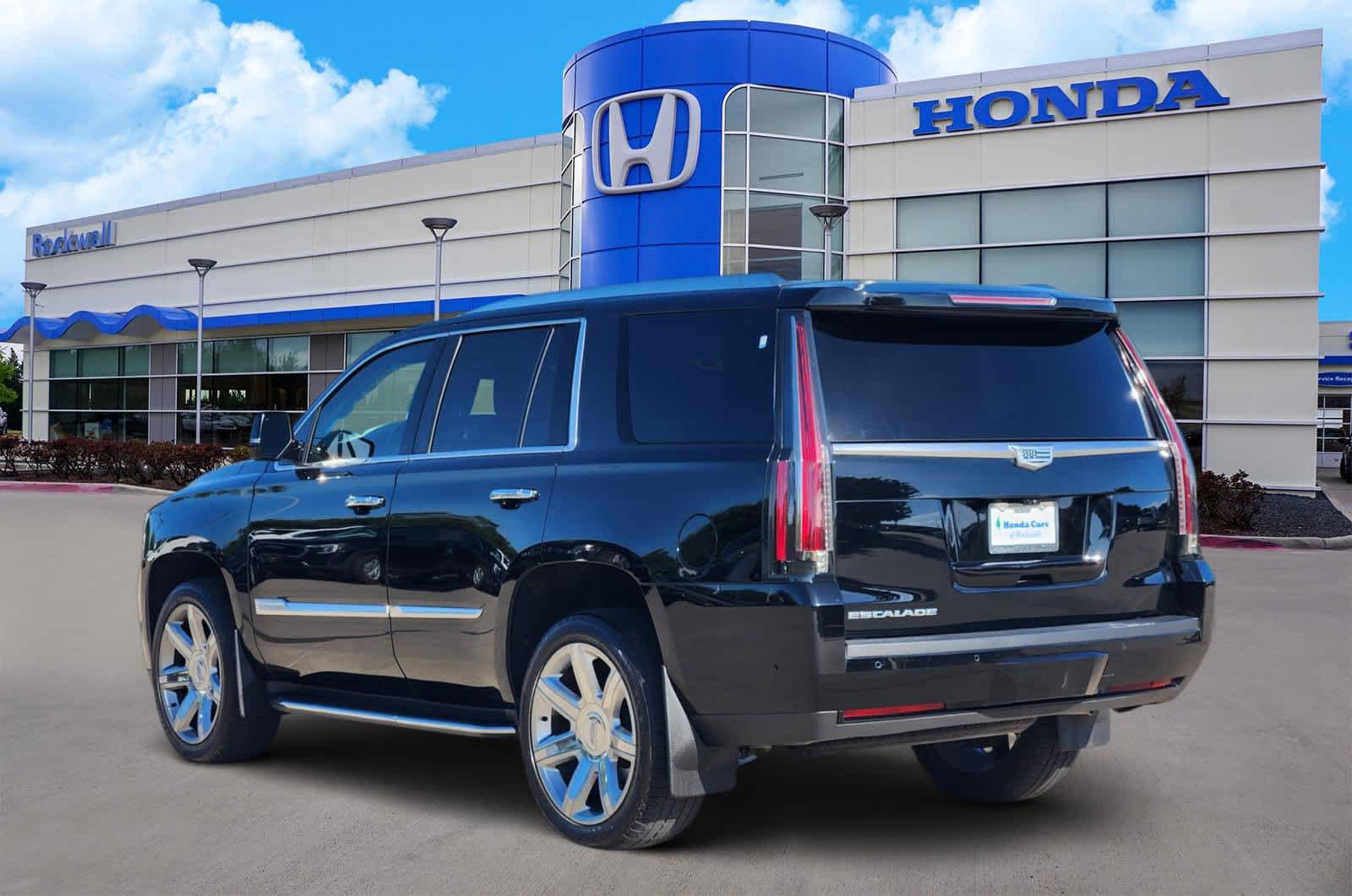 Thumbnail: 2019 Cadillac Escalade - 3
