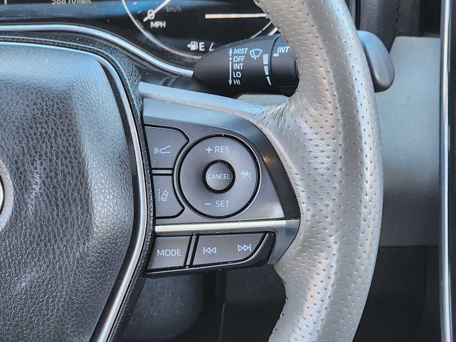 Thumbnail: 2020 Toyota Avalon - 32