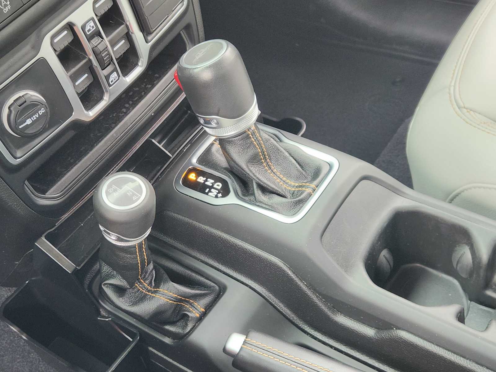 Thumbnail: 2023 Jeep Gladiator - 16