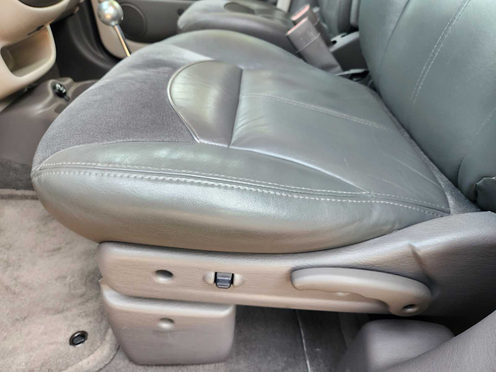 Thumbnail: 2004 Chrysler PT Cruiser - 32