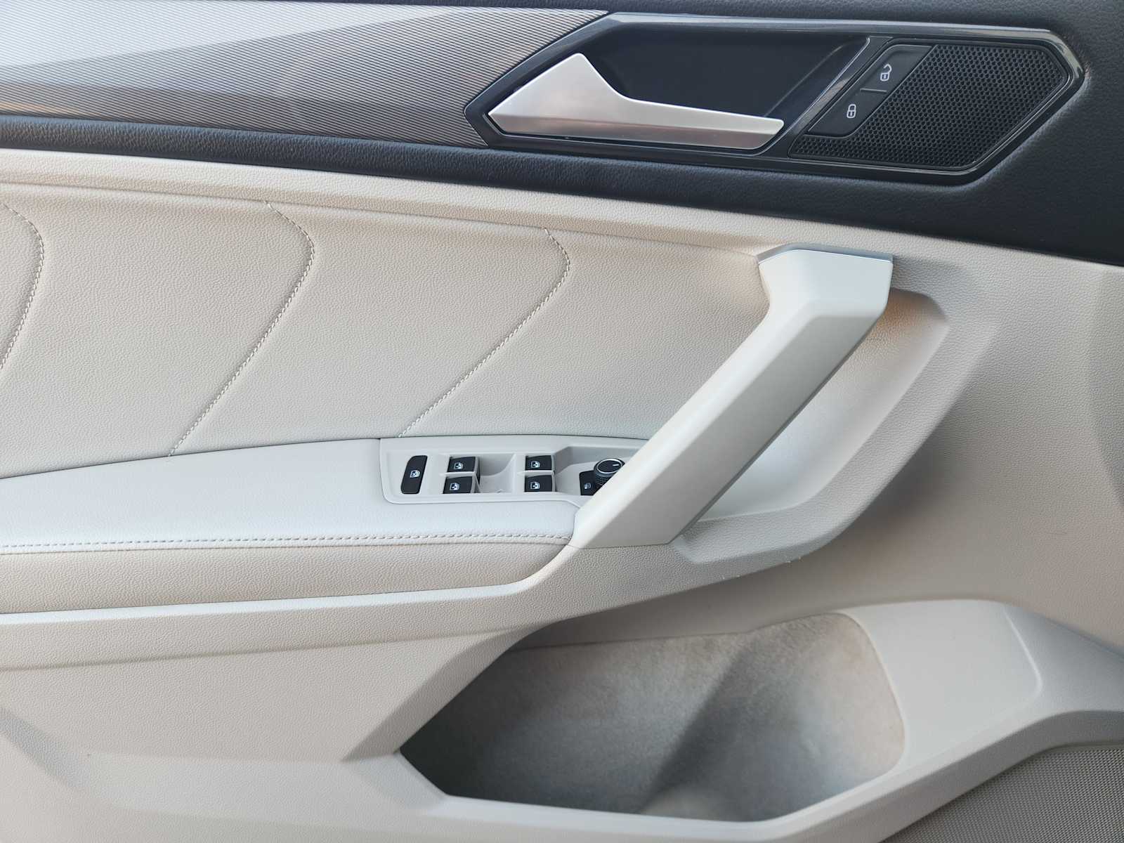 Thumbnail: 2023 Volkswagen Tiguan - 26