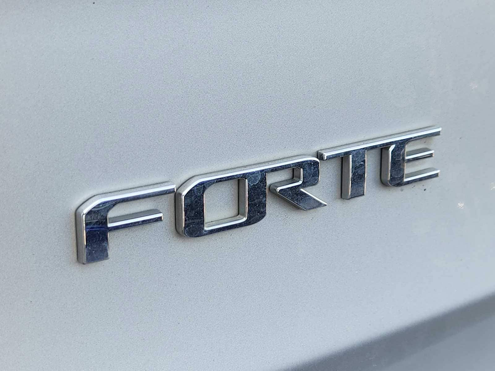Thumbnail: 2016 Kia Forte - 8