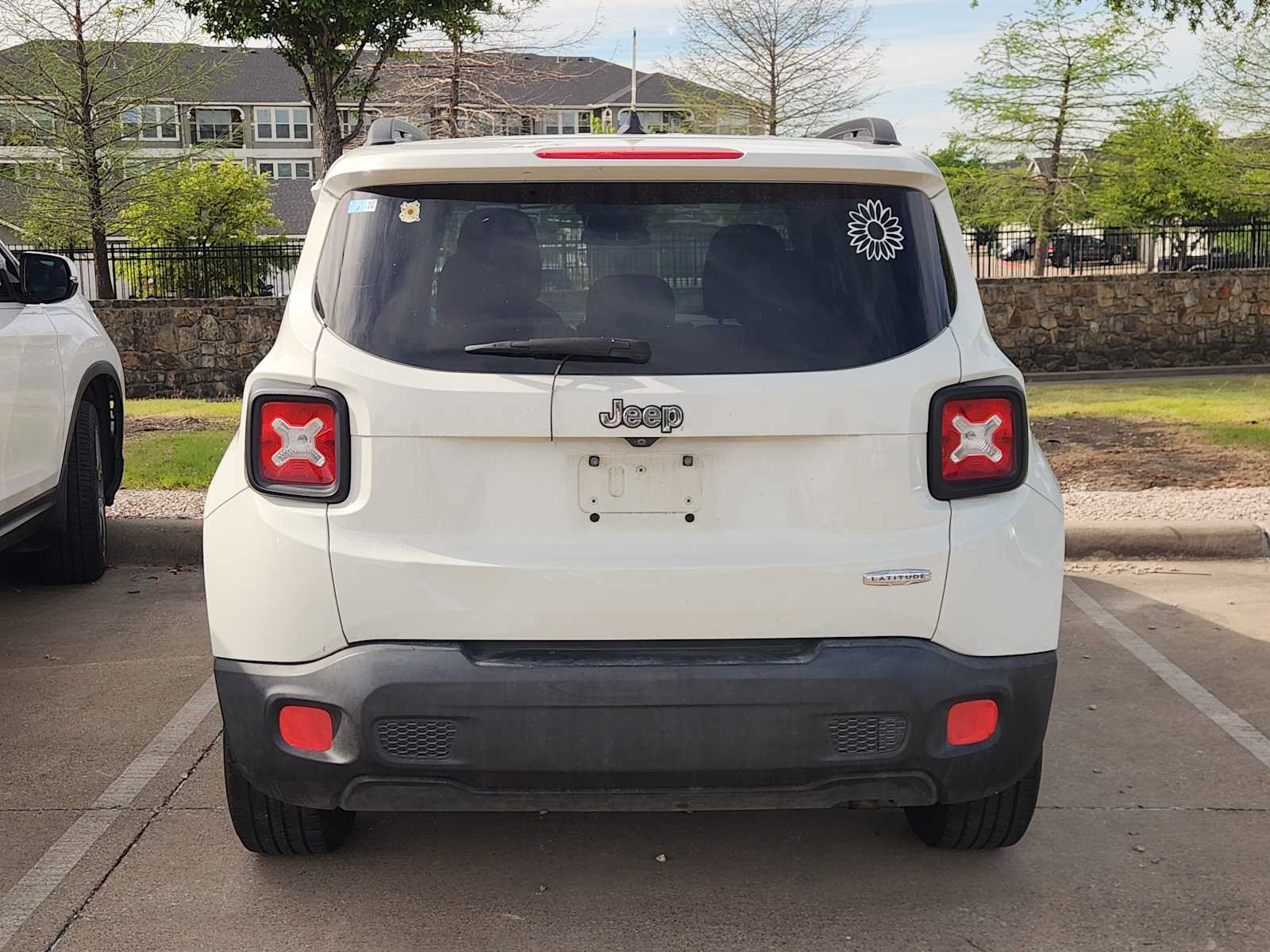 Thumbnail: 2015 Jeep Renegade - 5