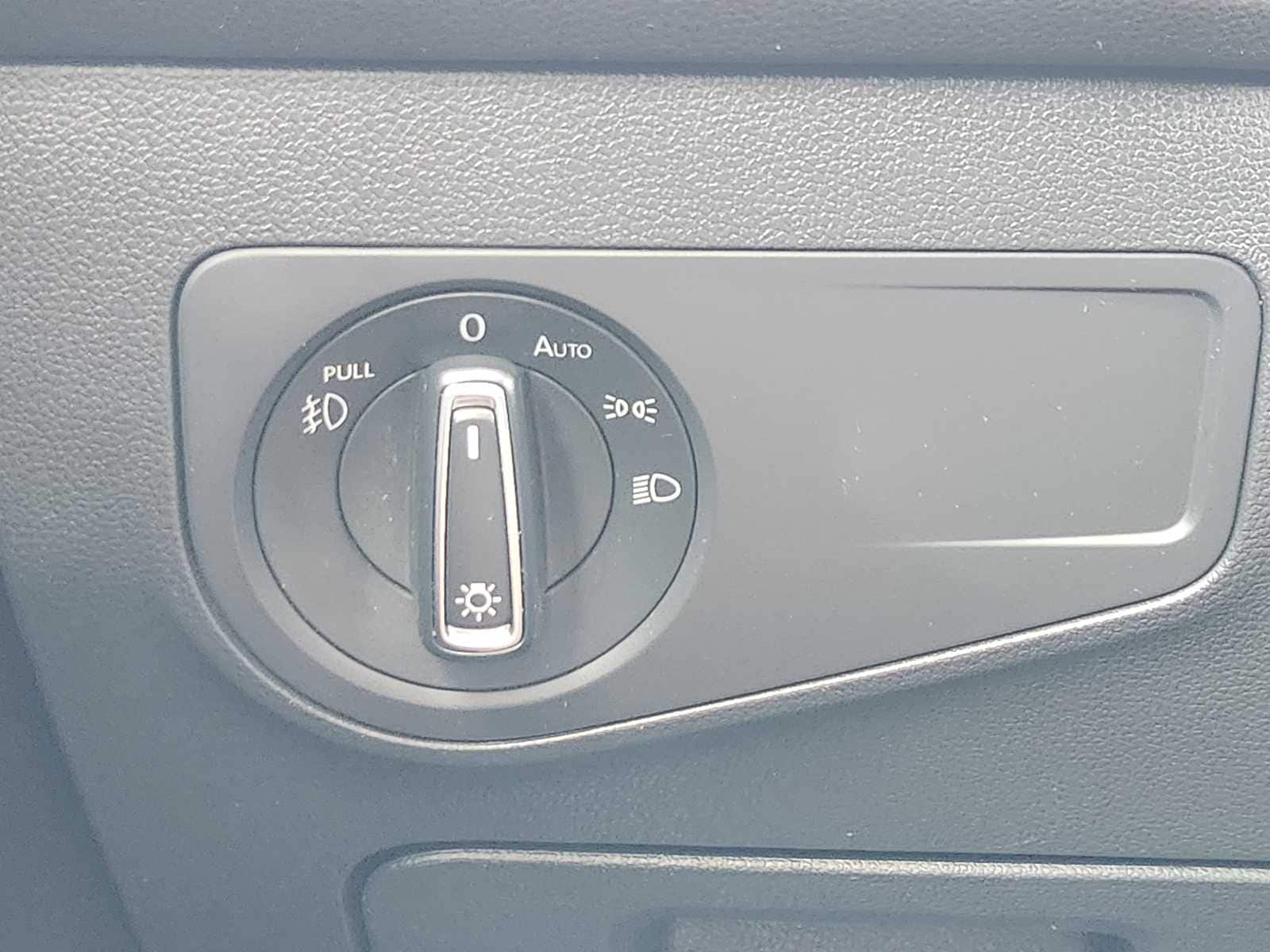 Thumbnail: 2020 Volkswagen Tiguan - 29