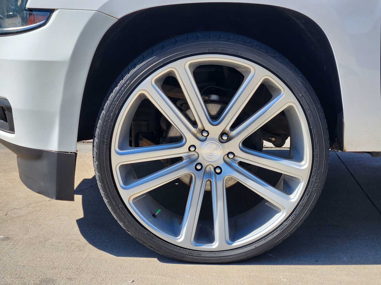 Thumbnail: 2015 Chevrolet Tahoe - 23