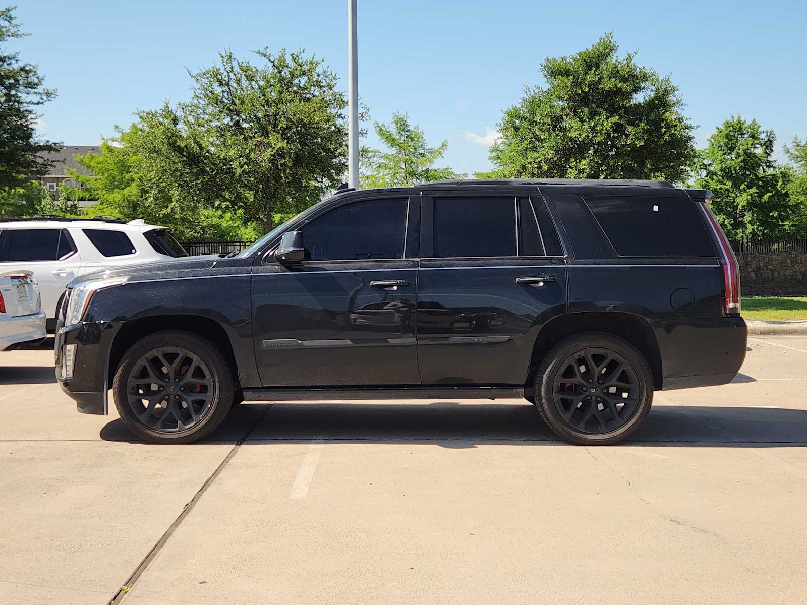 Thumbnail: 2017 Cadillac Escalade - 4