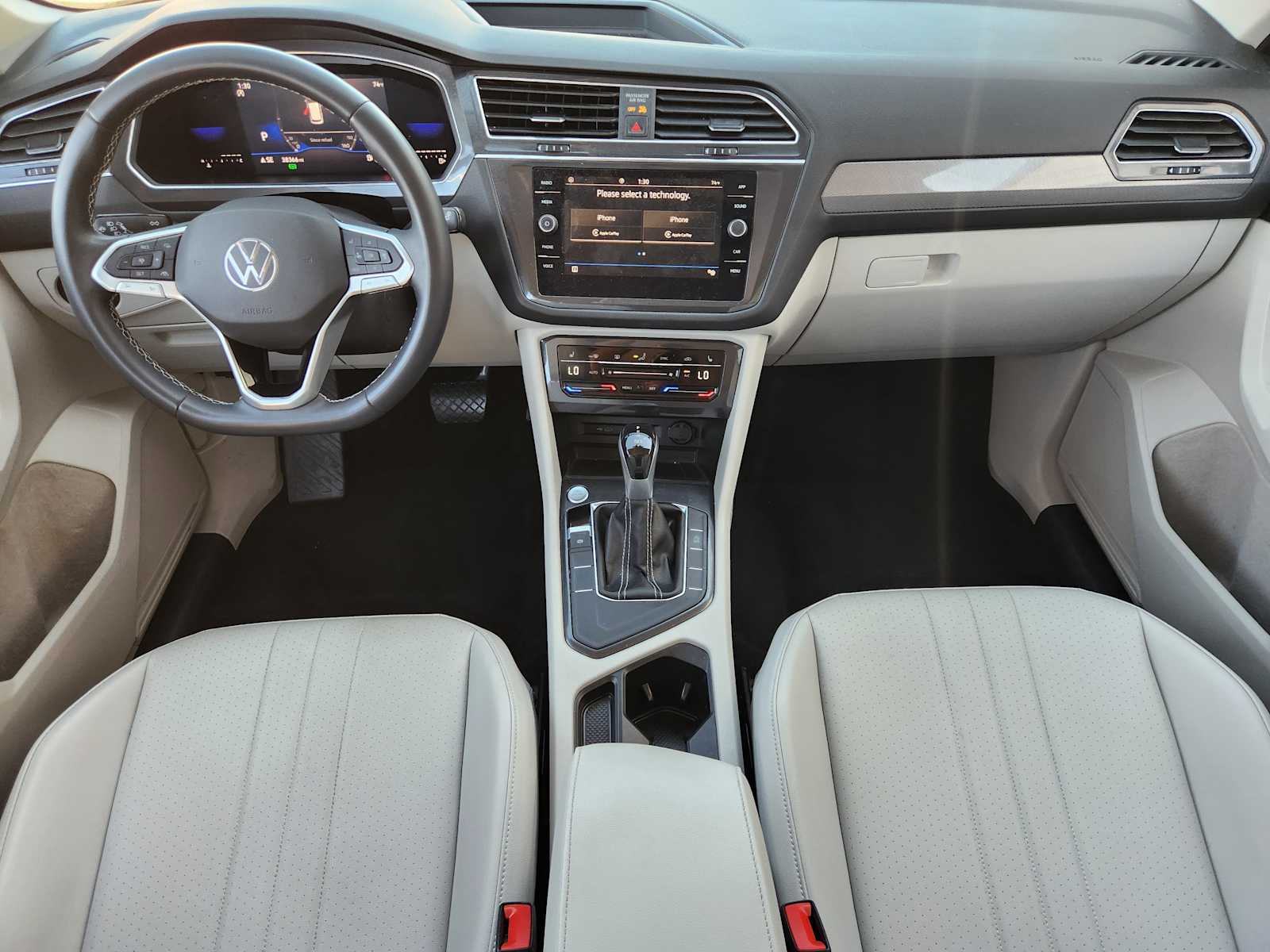 Thumbnail: 2023 Volkswagen Tiguan - 9