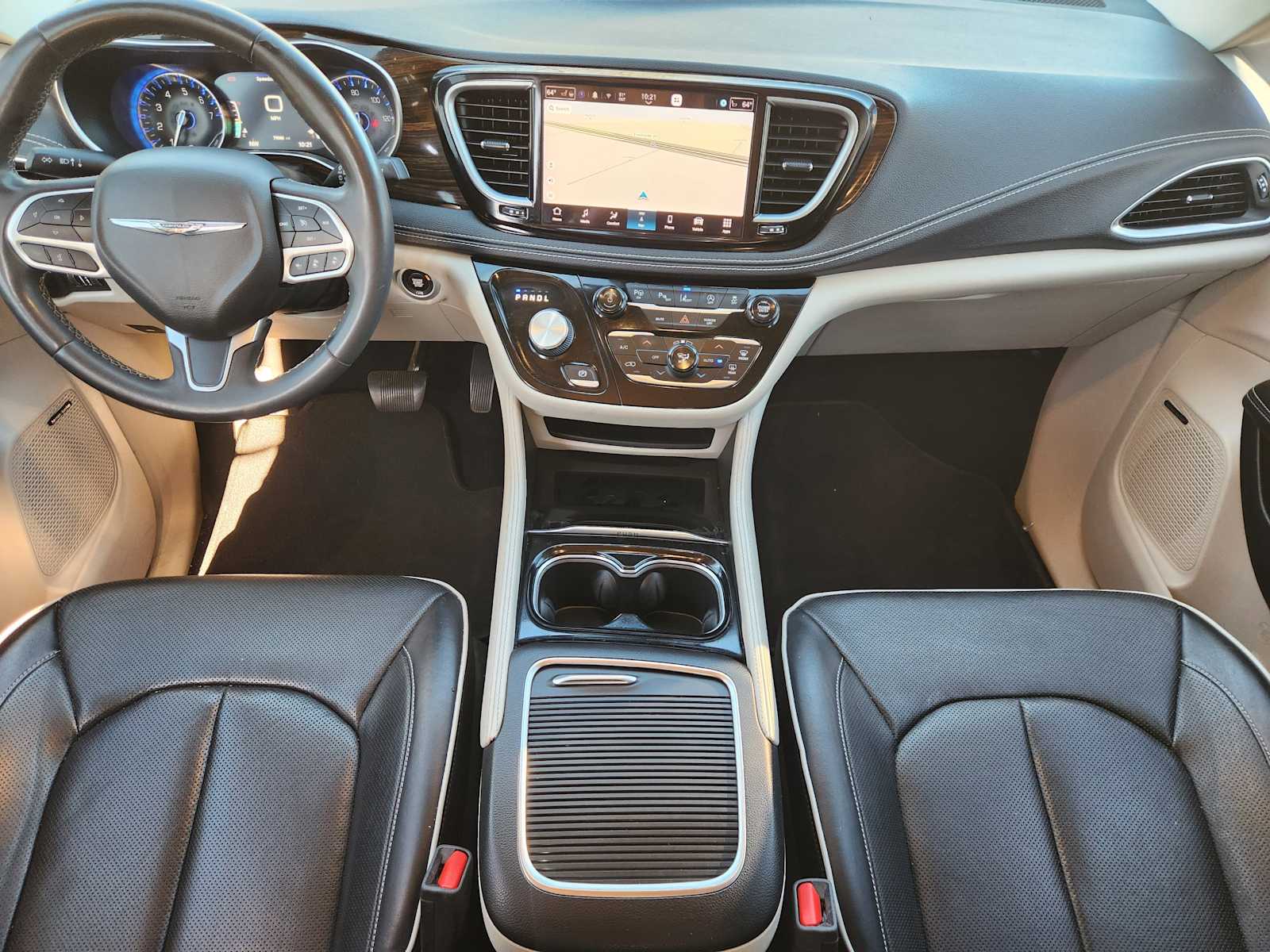 Thumbnail: 2022 Chrysler Pacifica - 10