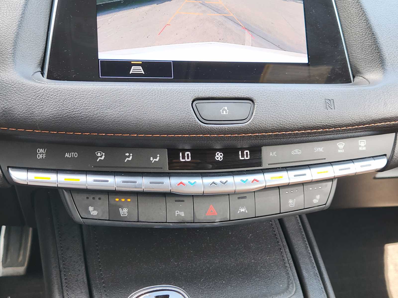 Thumbnail: 2021 Cadillac XT4 - 26