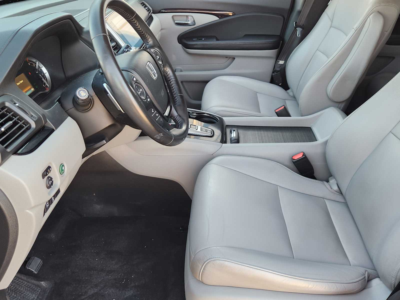 Thumbnail: 2017 Honda Pilot - 11