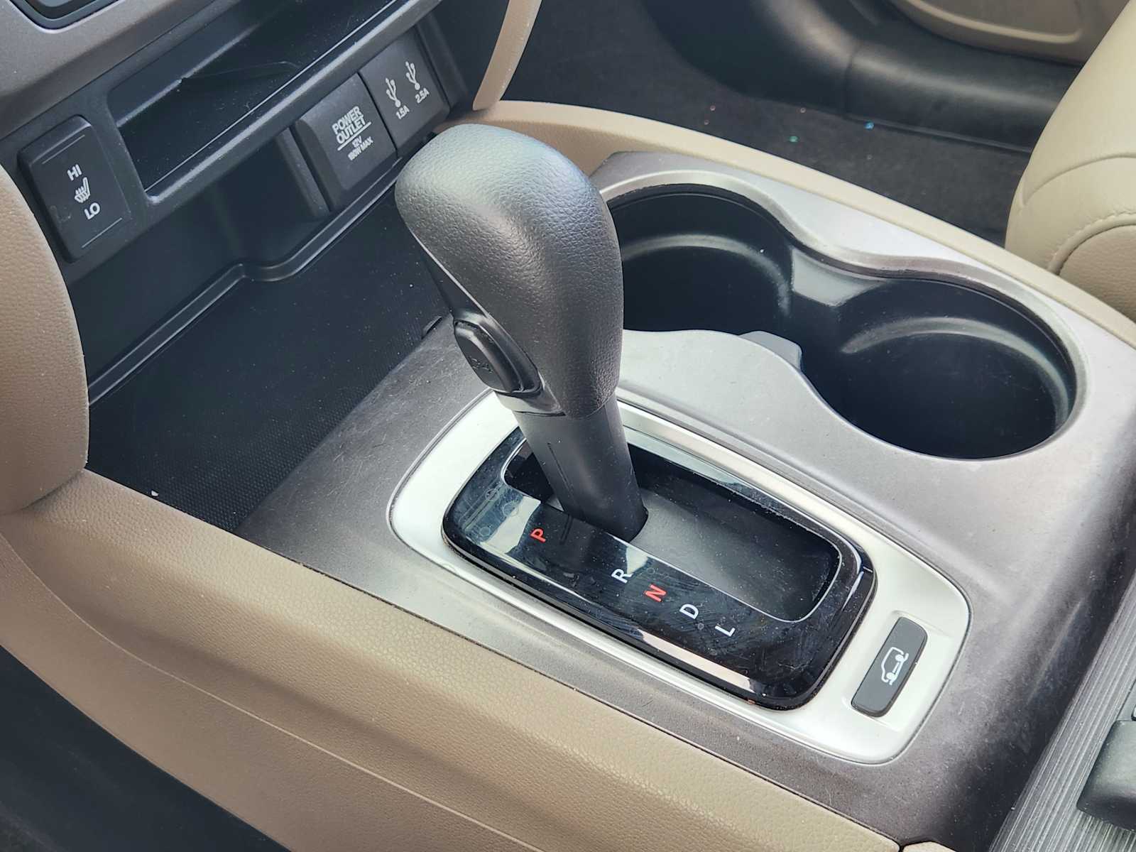 Thumbnail: 2016 Honda Pilot - 18