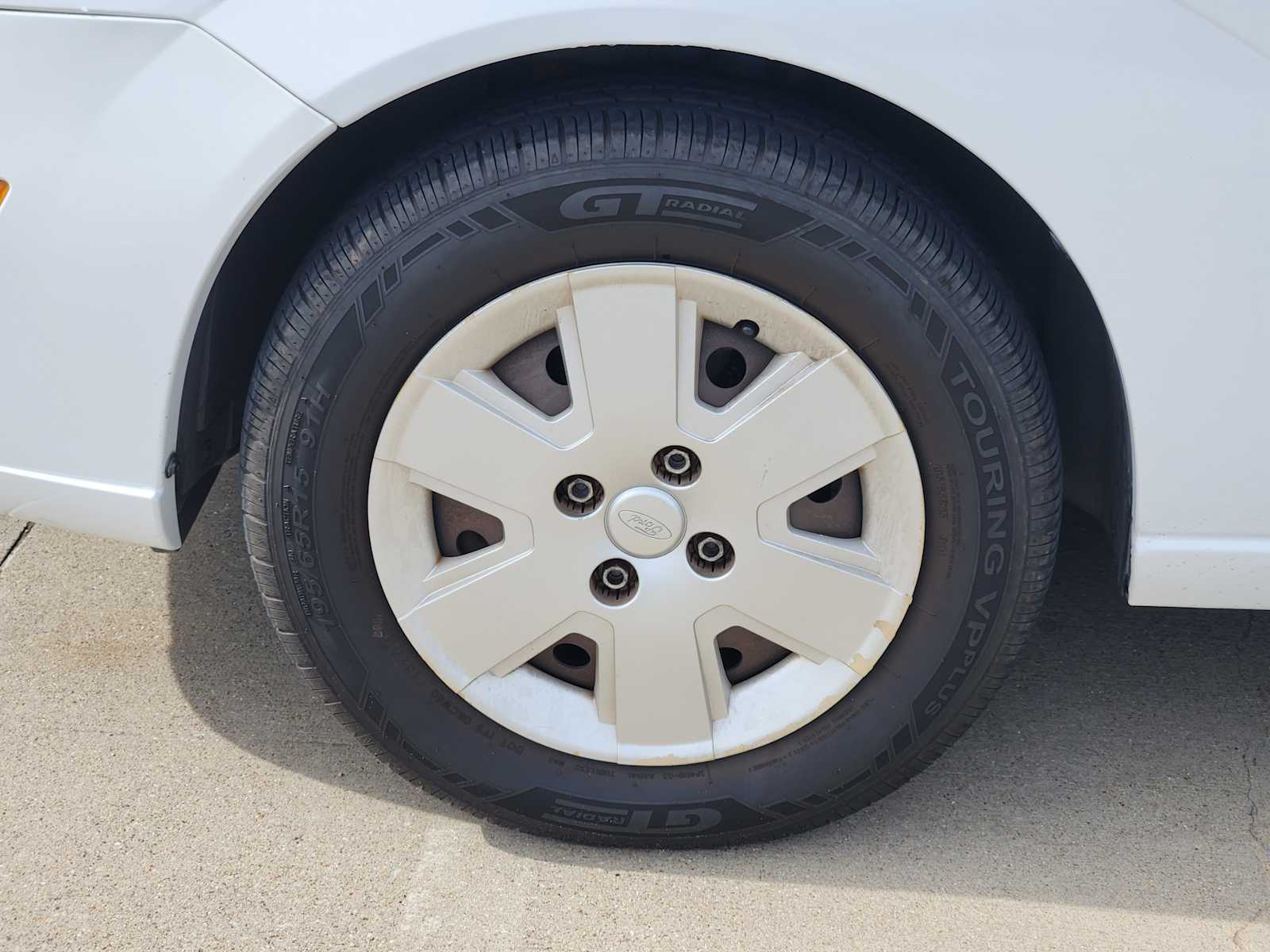Thumbnail: 2006 Ford Focus - 10