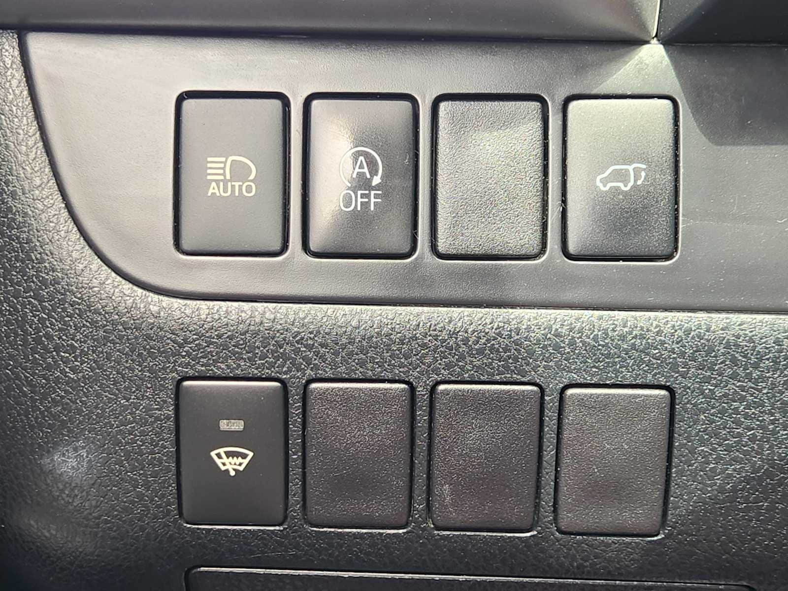Thumbnail: 2018 Toyota Highlander - 28