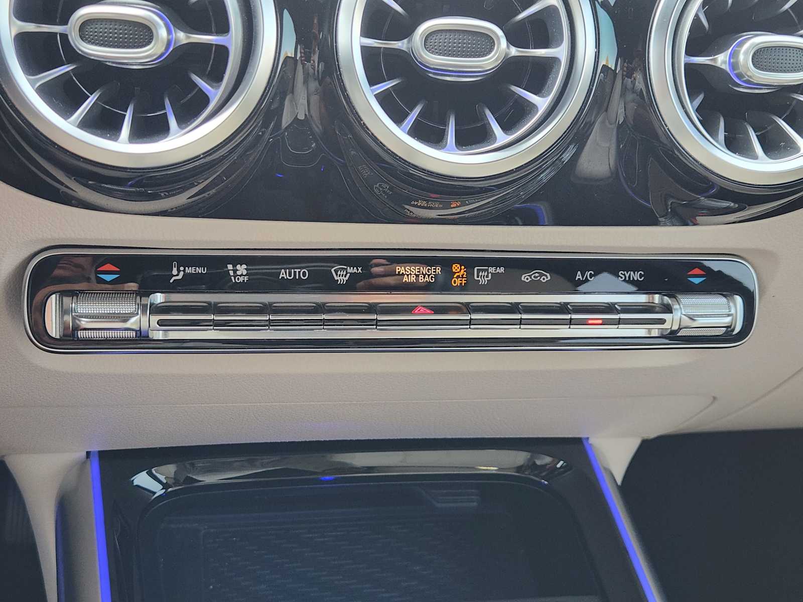 Thumbnail: 2021 Mercedes-Benz GLA - 26