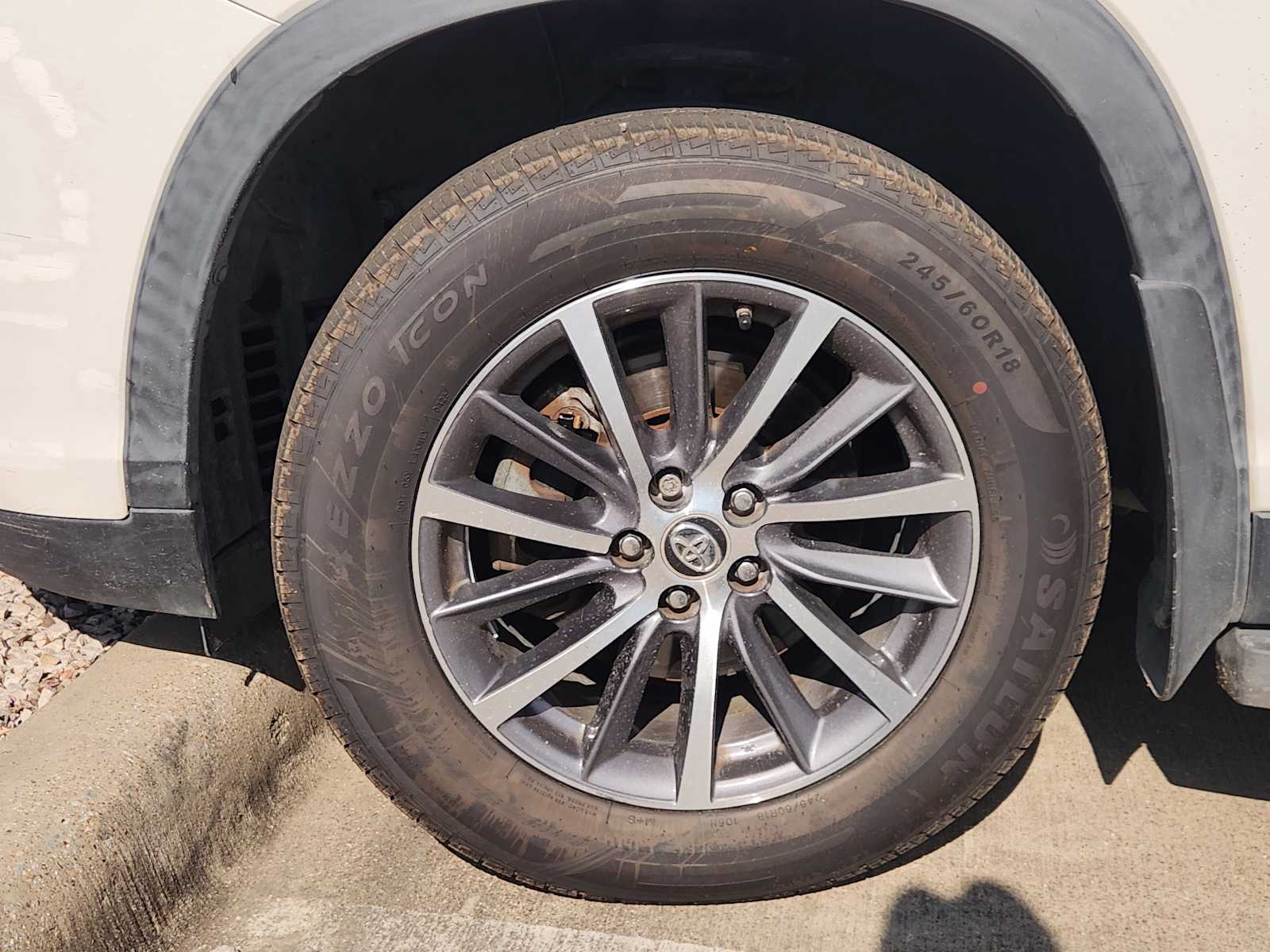 Thumbnail: 2019 Toyota Highlander - 8