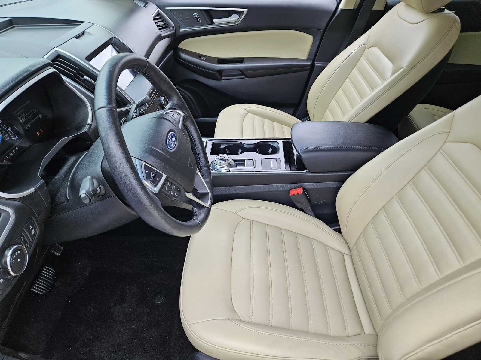 2020 Ford Edge SEL 12