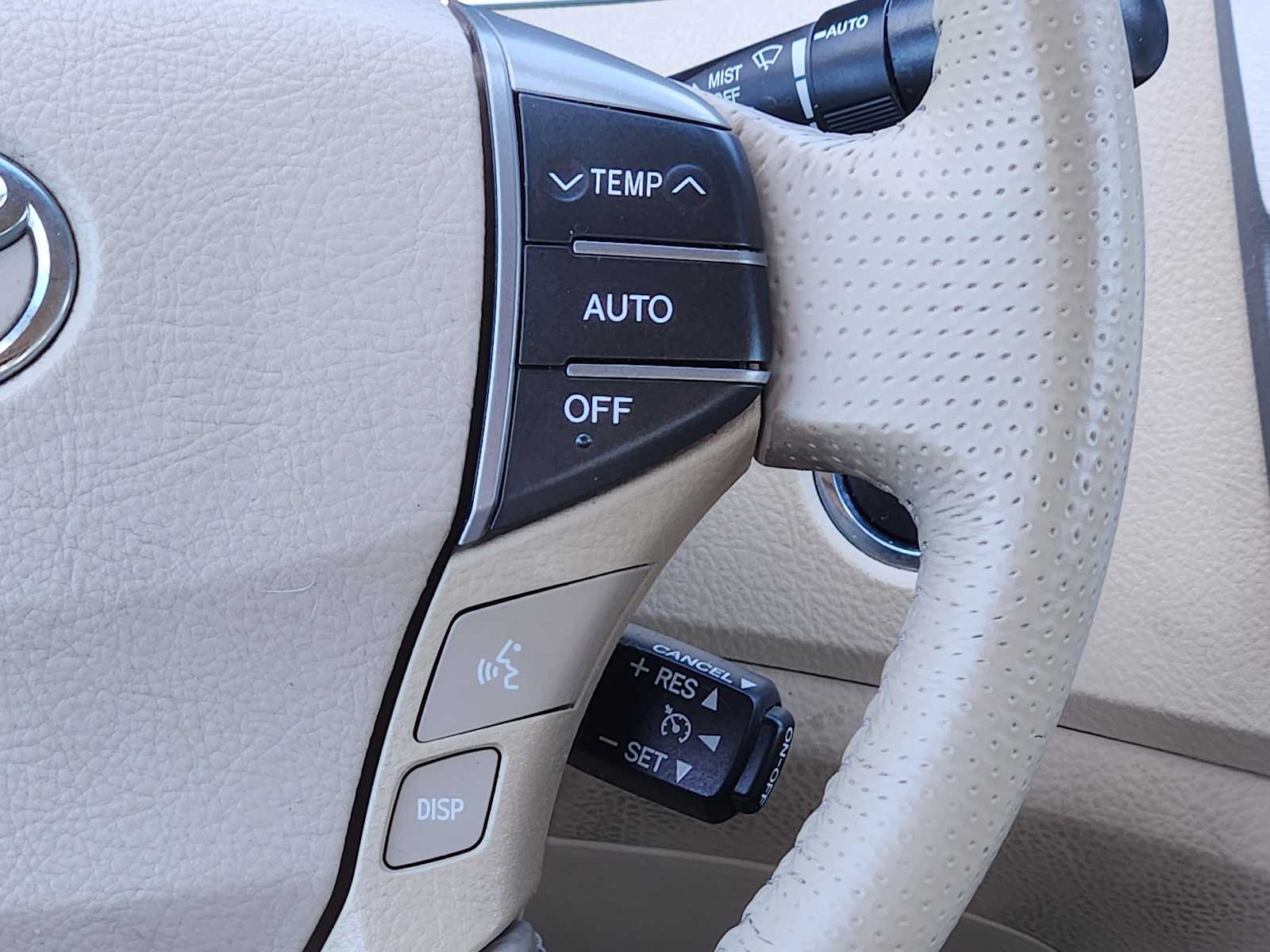 Thumbnail: 2012 Toyota Avalon - 33