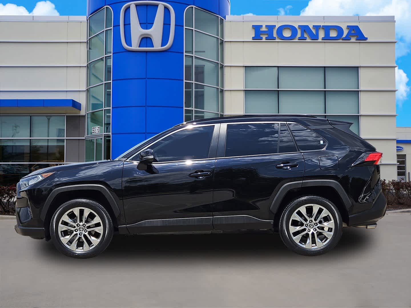 Thumbnail: 2021 Toyota RAV4 - 2