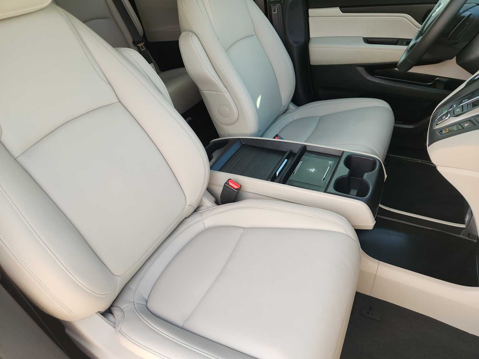 Thumbnail: 2026 Honda Odyssey - 15