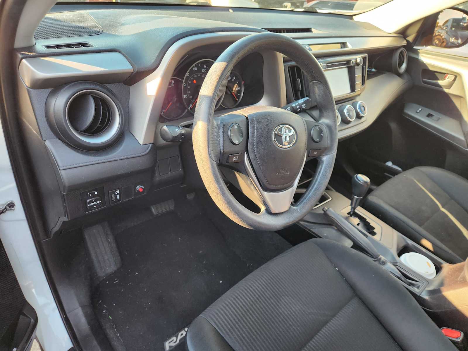 Thumbnail: 2016 Toyota RAV4 - 12