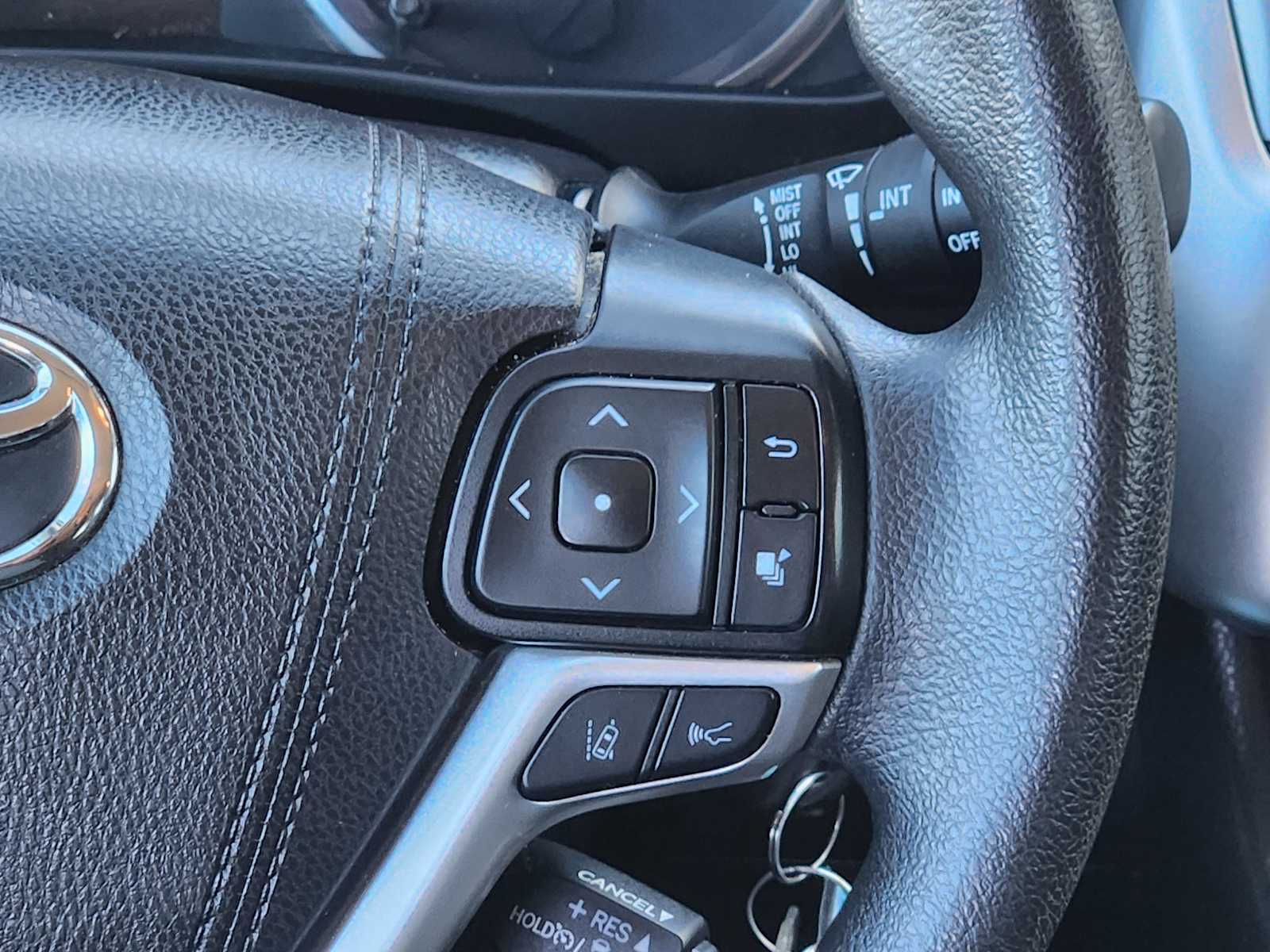 Thumbnail: 2019 Toyota Highlander - 31